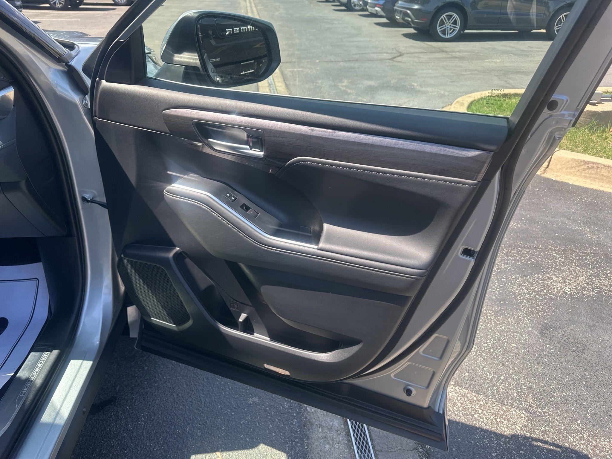 Toyota Highlander  2025