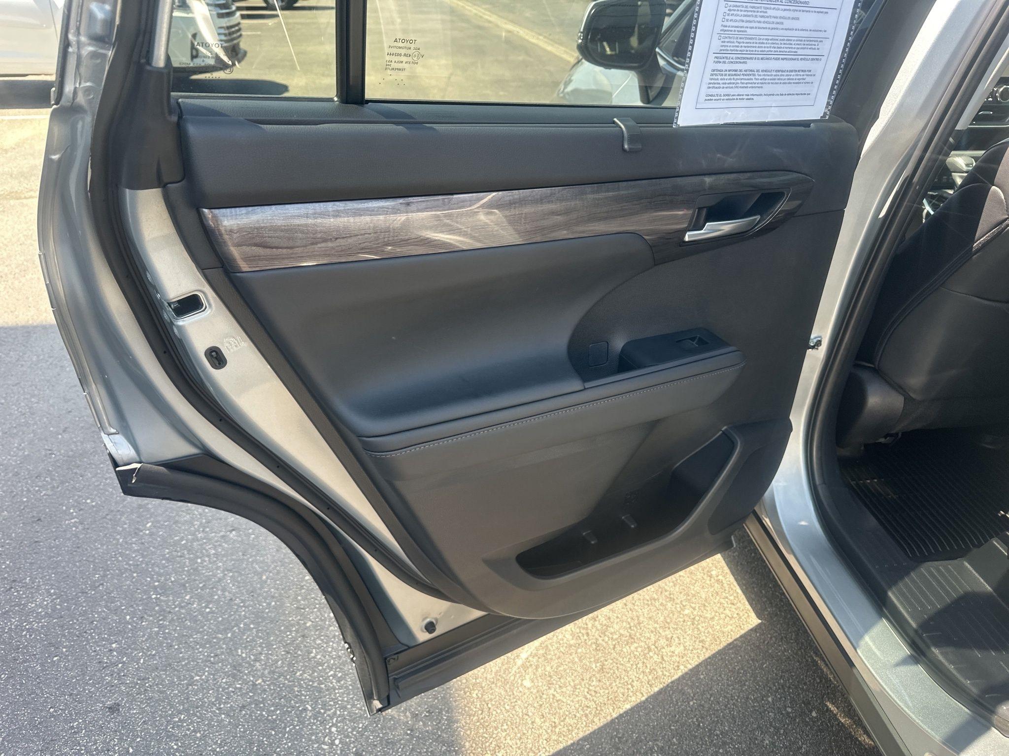 Toyota Highlander  2025