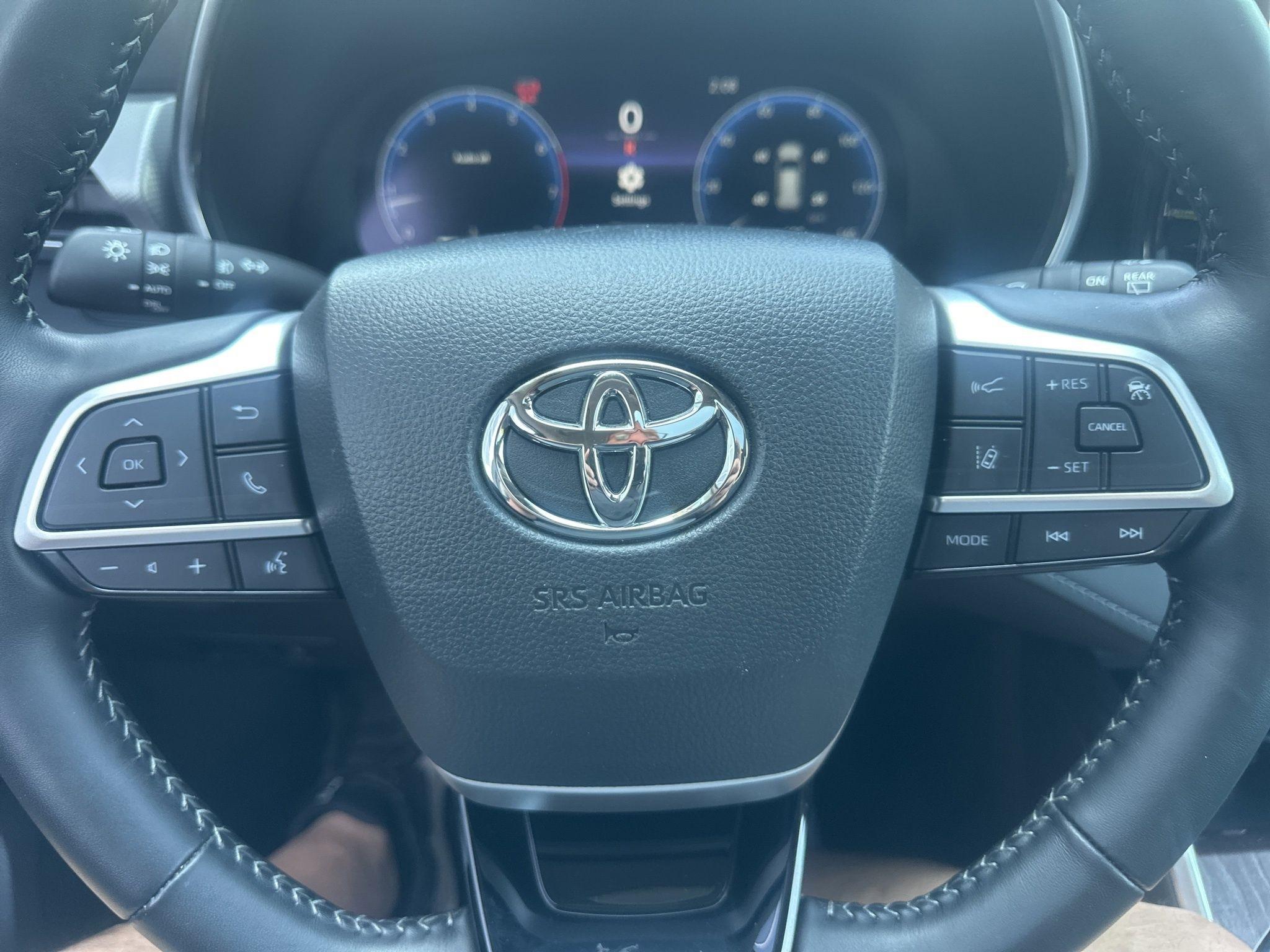 Toyota Highlander  2025