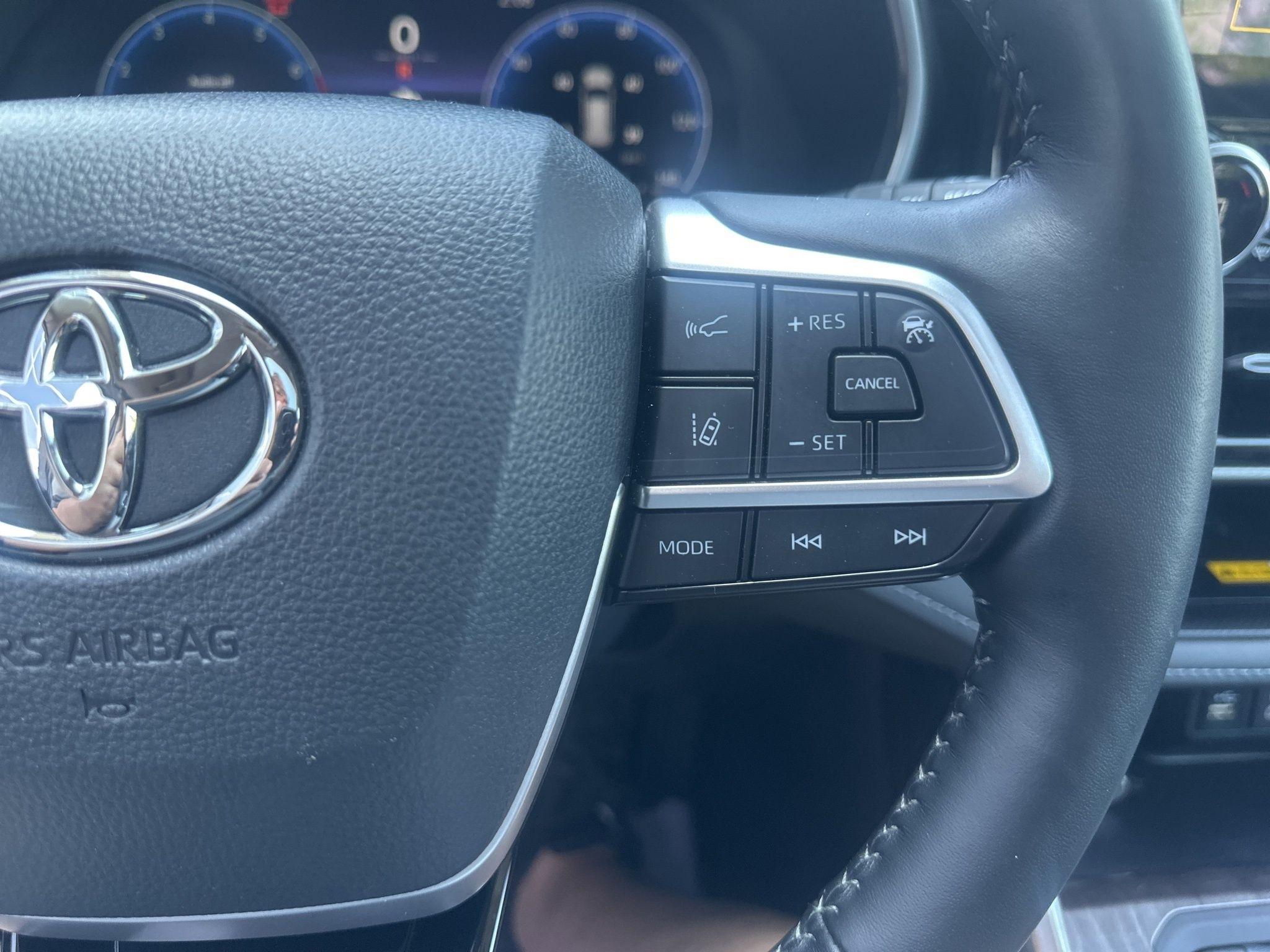 Toyota Highlander  2025