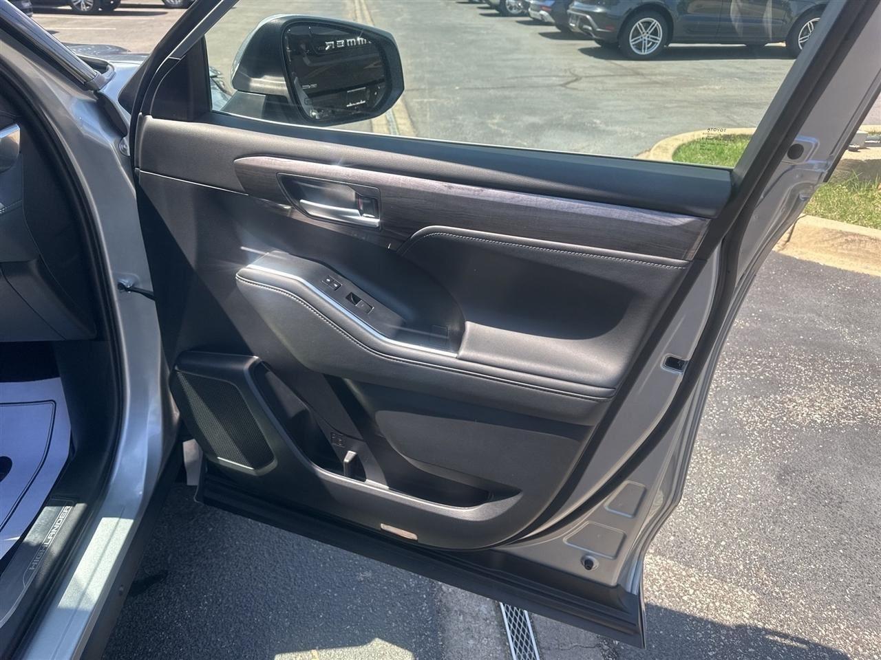 Toyota Highlander  2025