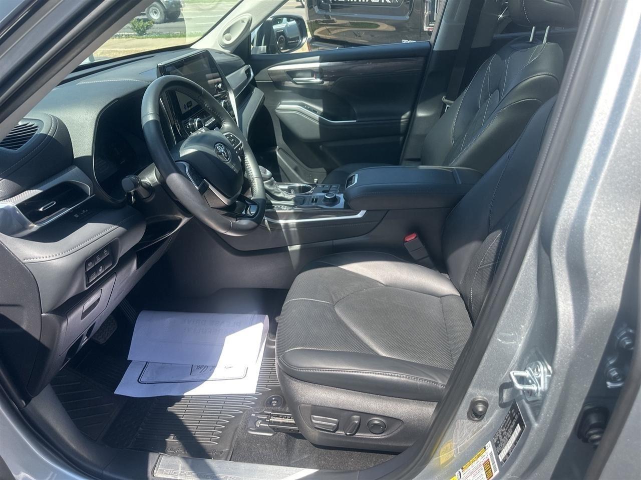 Toyota Highlander  2025