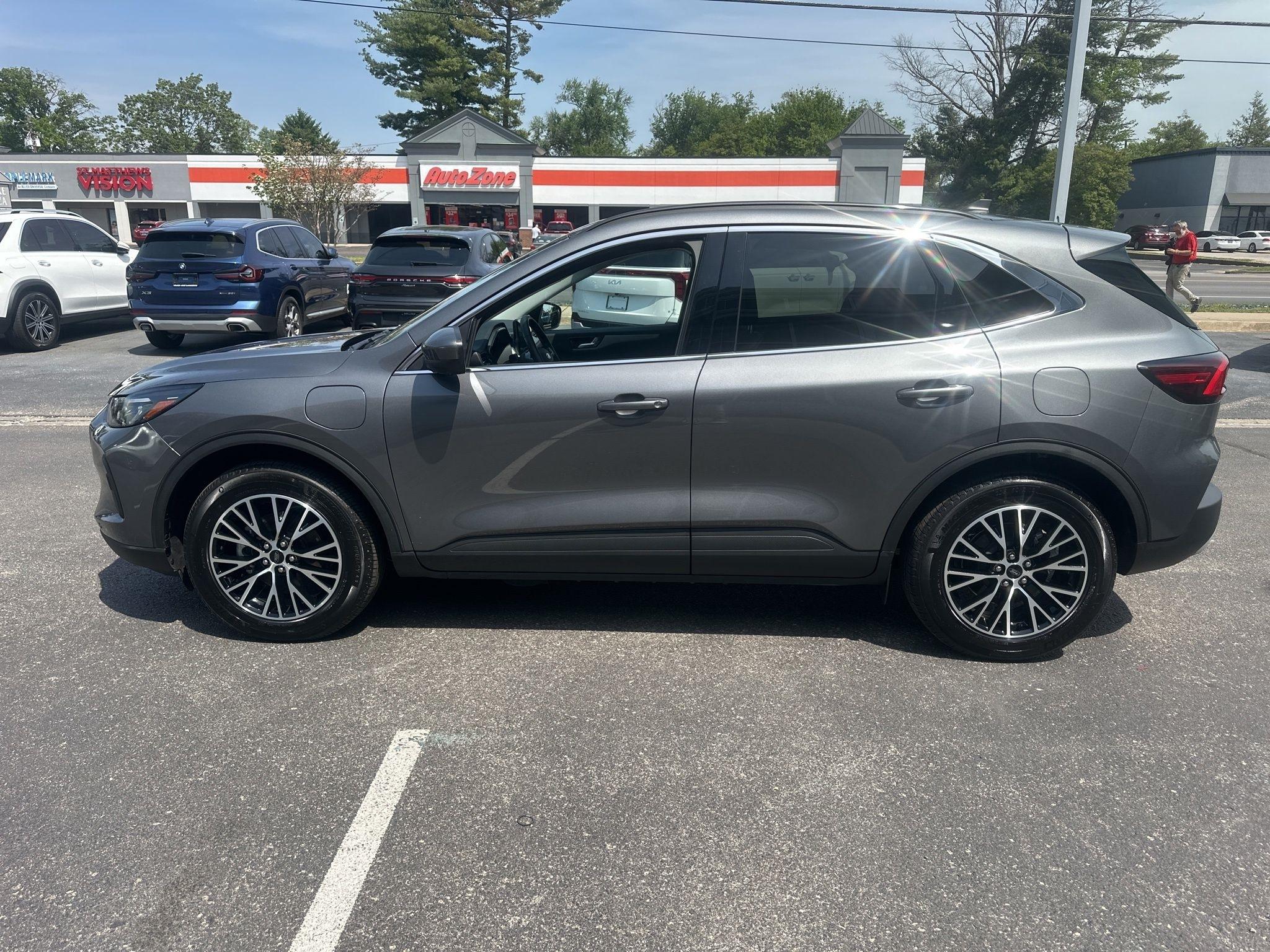 Ford Escape Plug-in Hybrid  2025