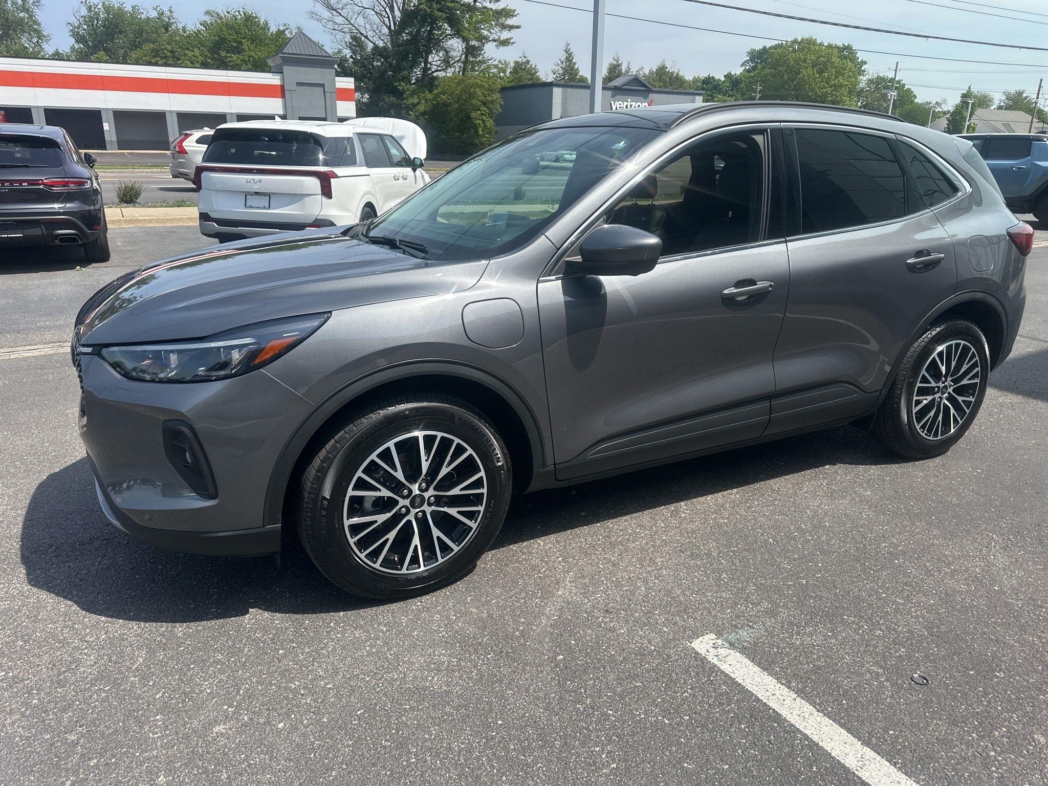 Ford Escape Plug-in Hybrid  2025