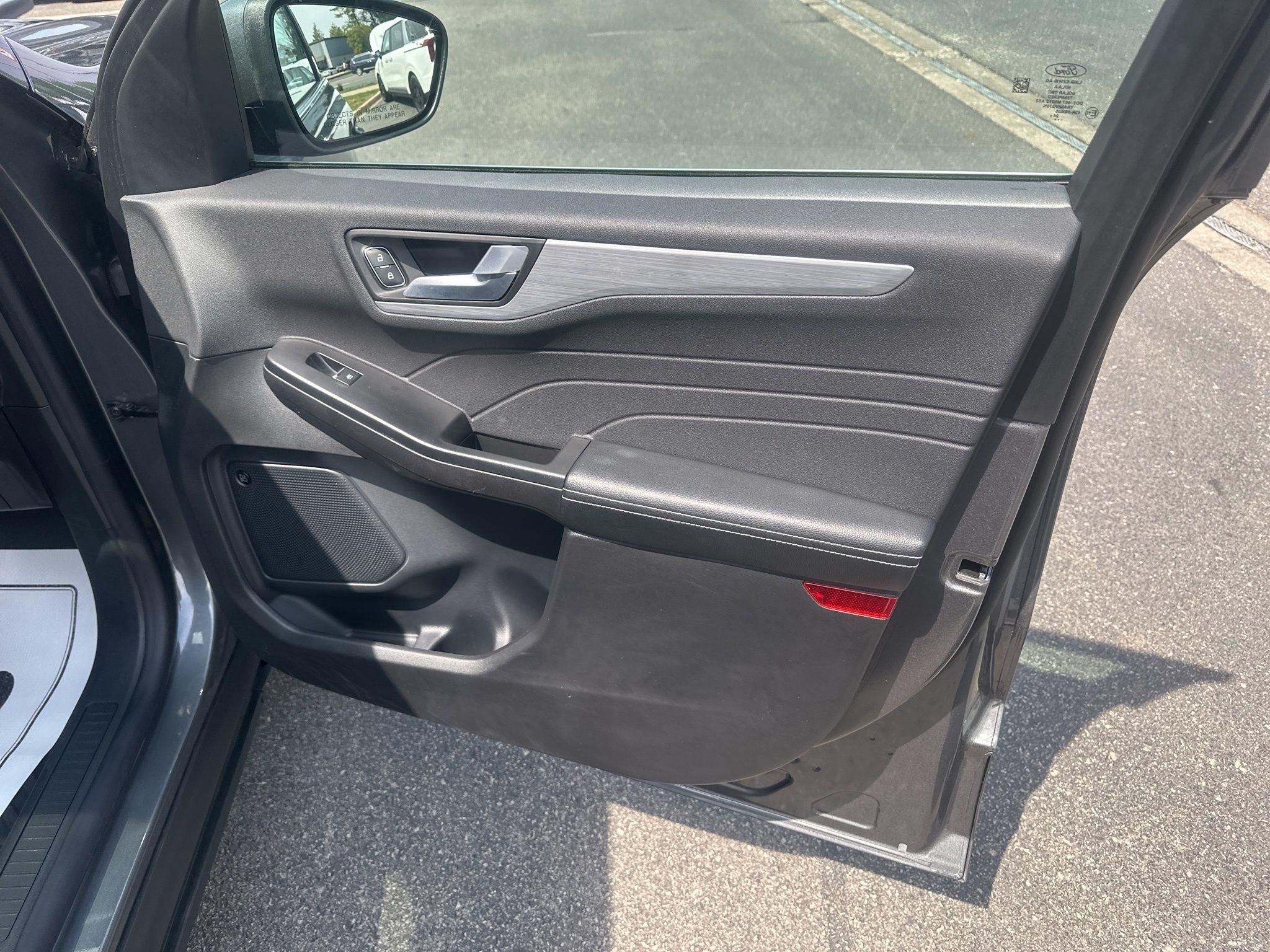 Ford Escape Plug-in Hybrid  2025