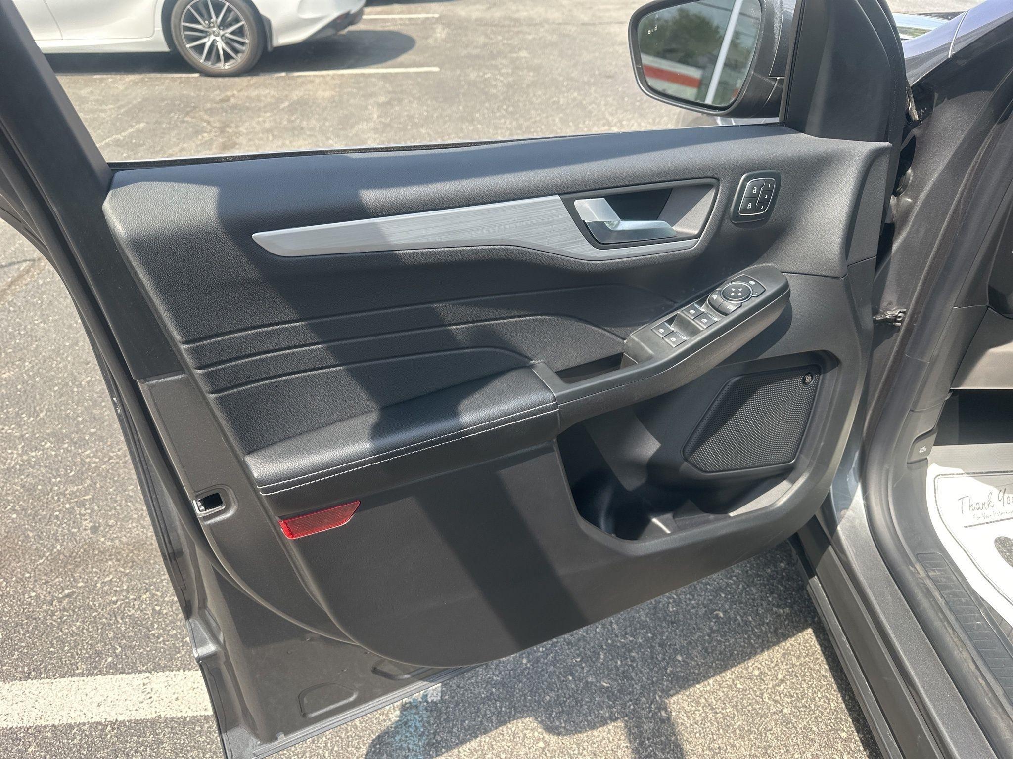 Ford Escape Plug-in Hybrid  2025