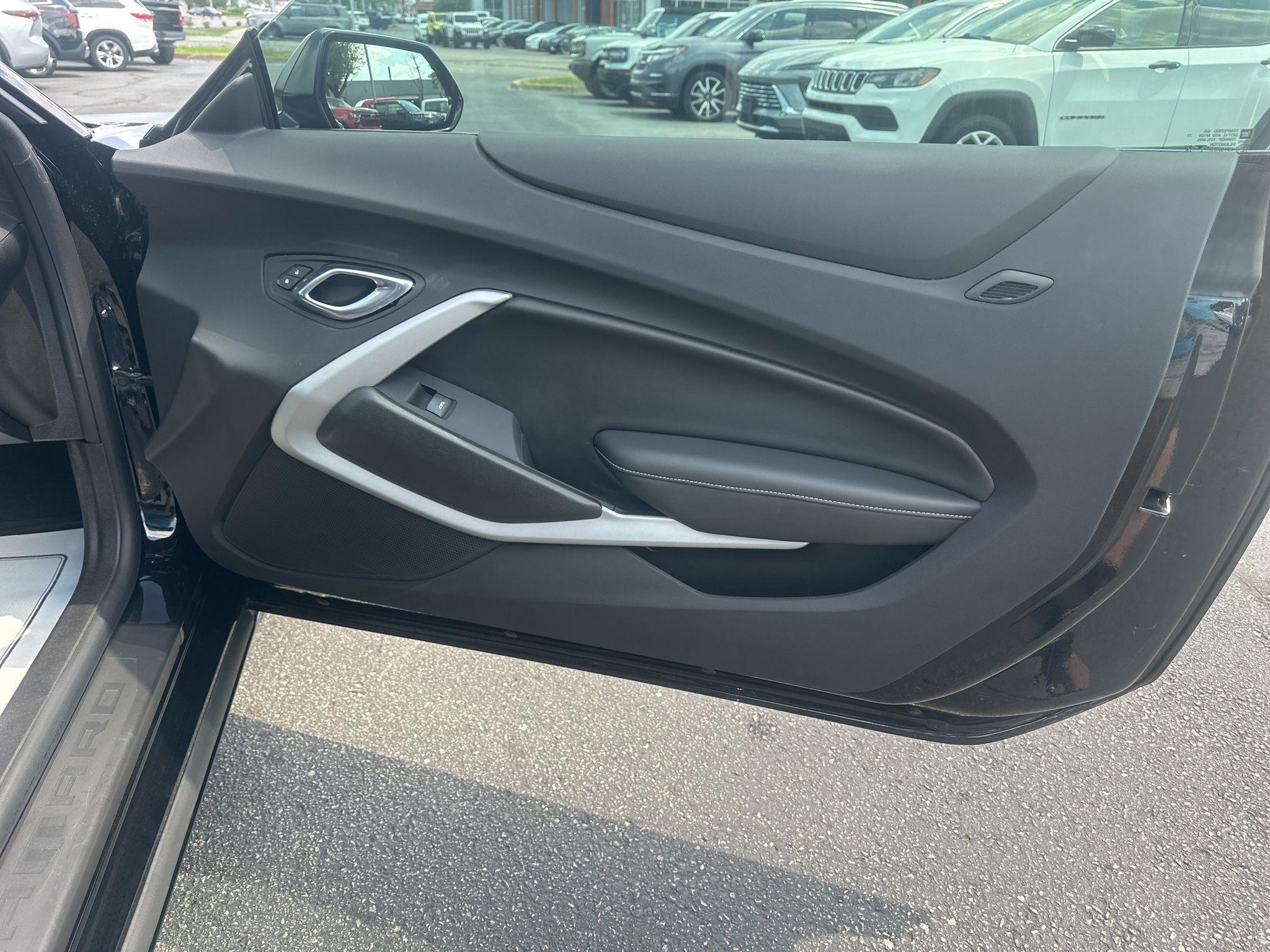 Chevrolet Camaro  2021