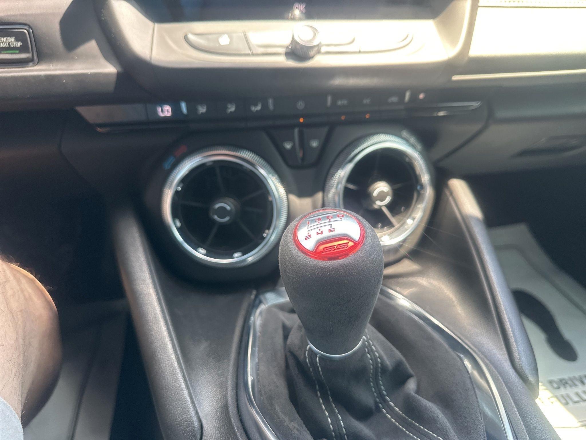 Chevrolet Camaro  2021