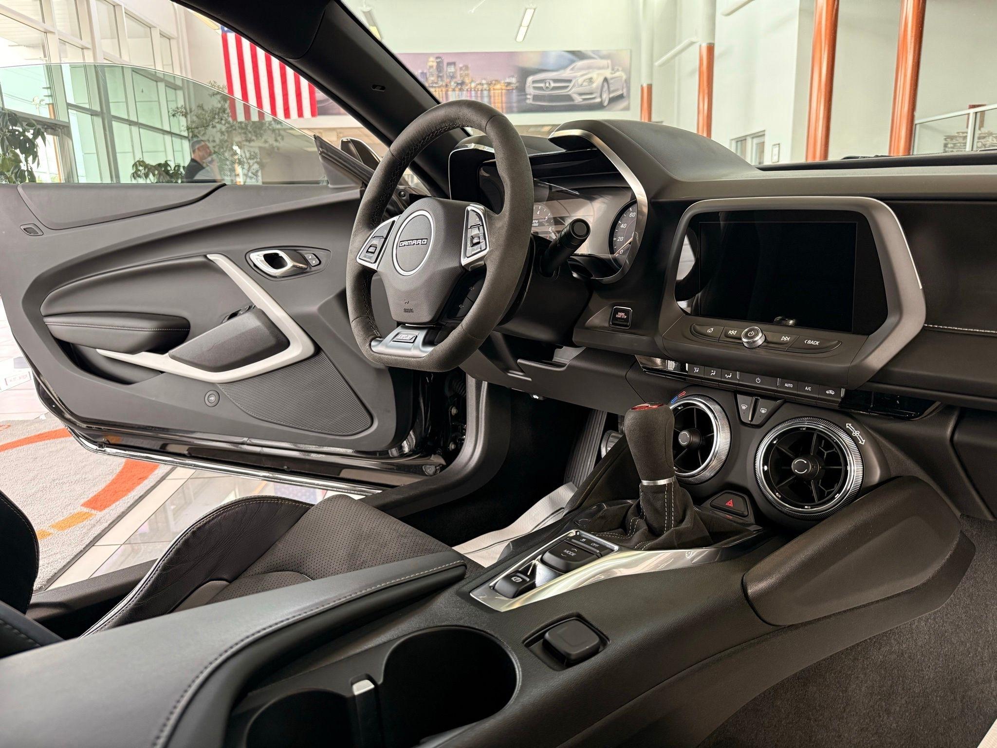 Chevrolet Camaro  2021