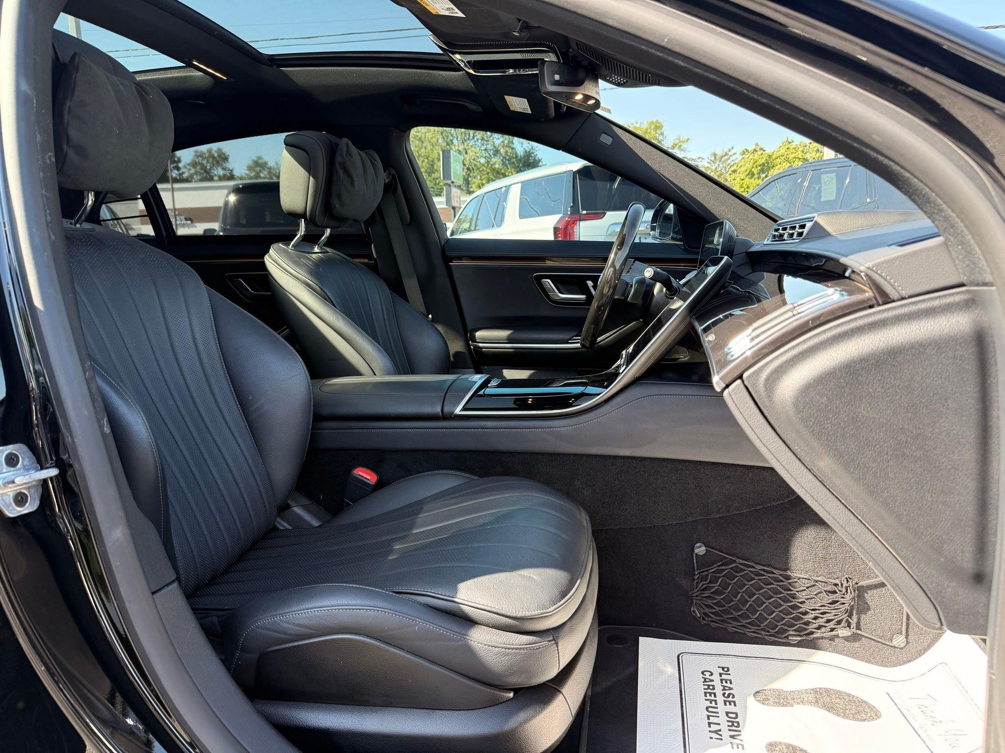 Mercedes-Benz S-Class  2022