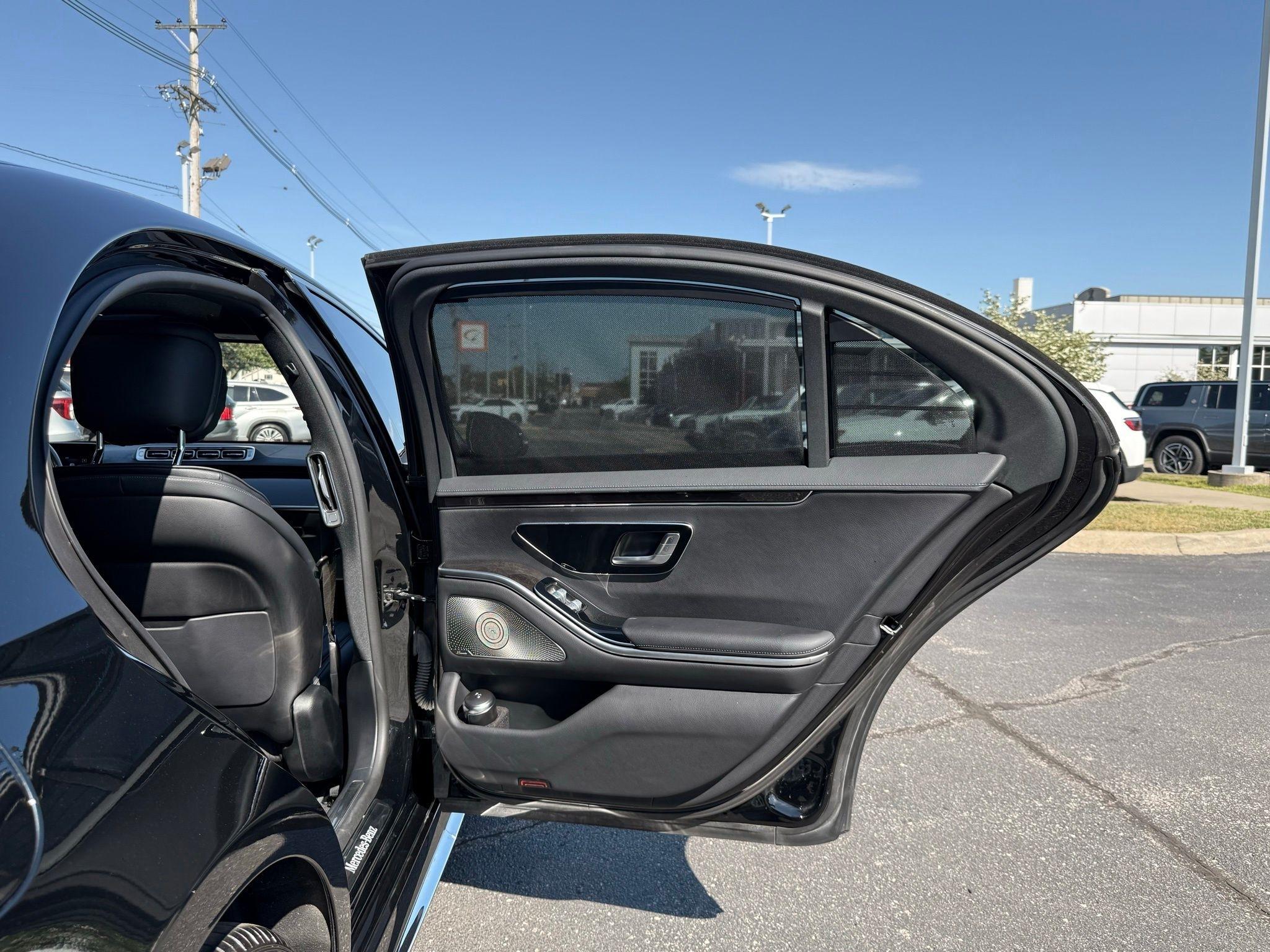 Mercedes-Benz S-Class  2022