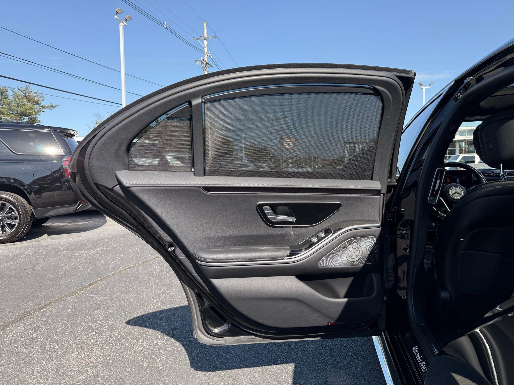 Mercedes-Benz S-Class  2022