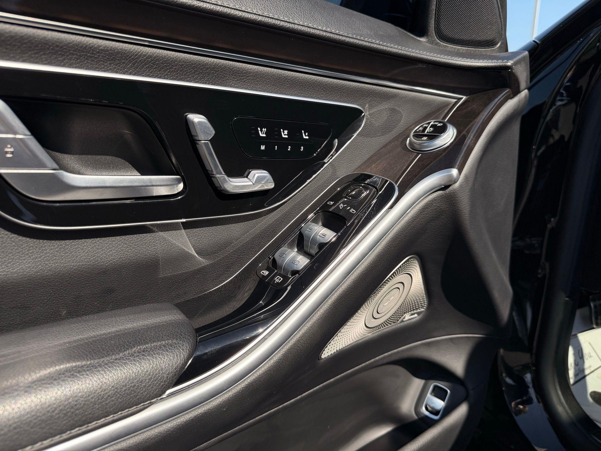 Mercedes-Benz S-Class  2022