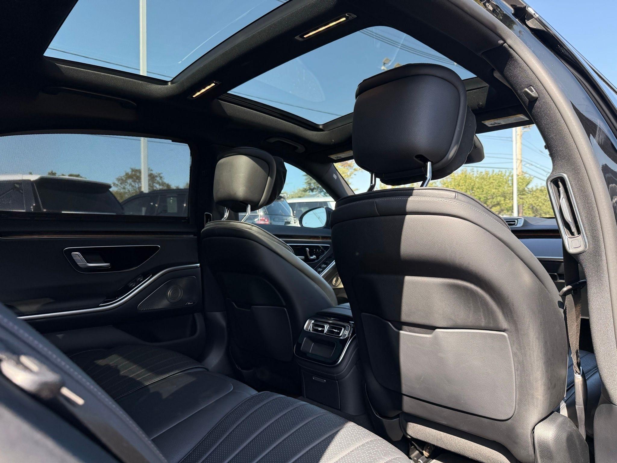 Mercedes-Benz S-Class  2022