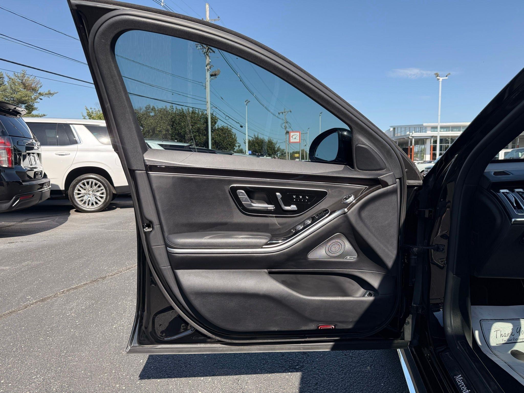 Mercedes-Benz S-Class  2022