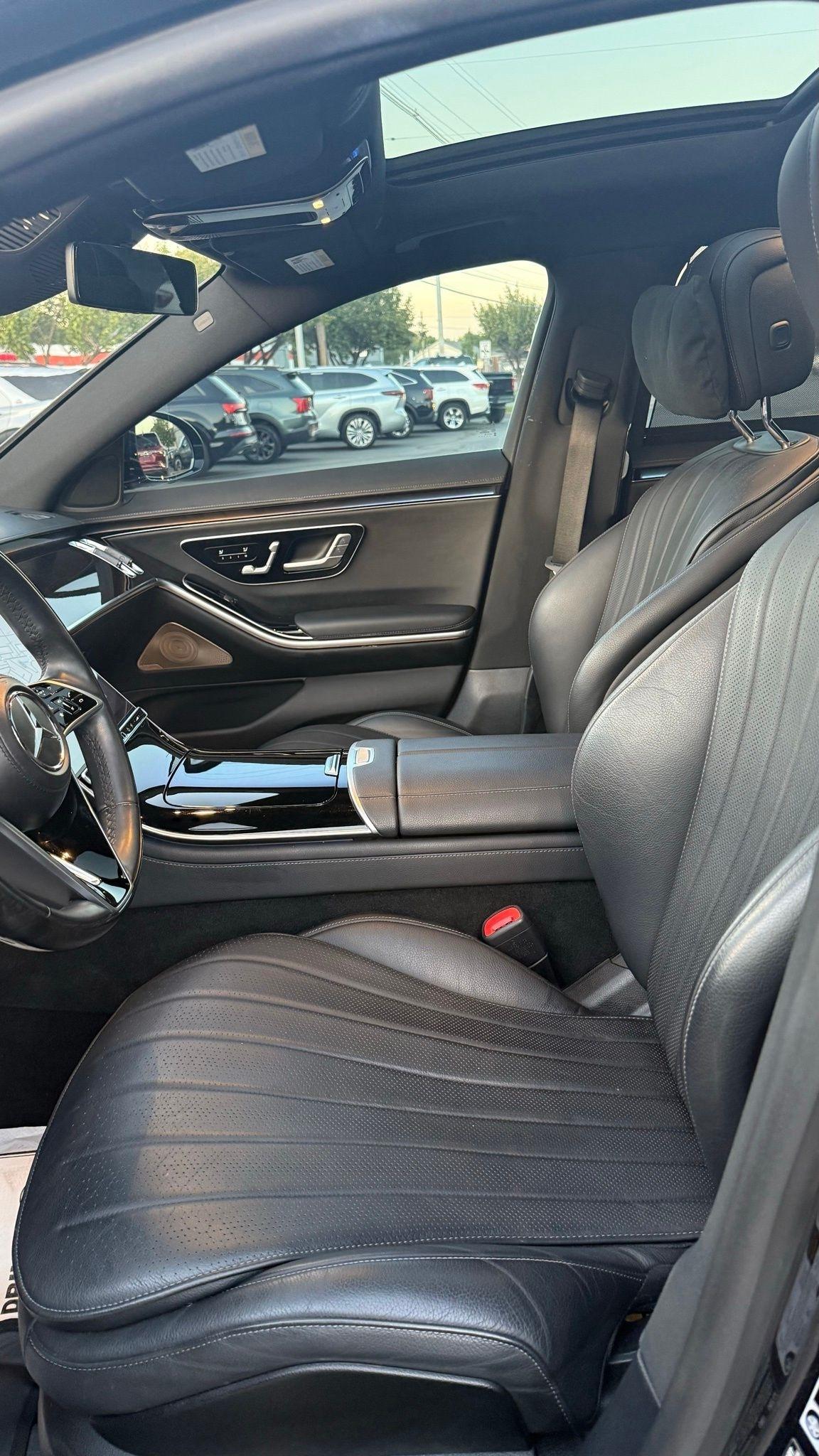 Mercedes-Benz S-Class  2022