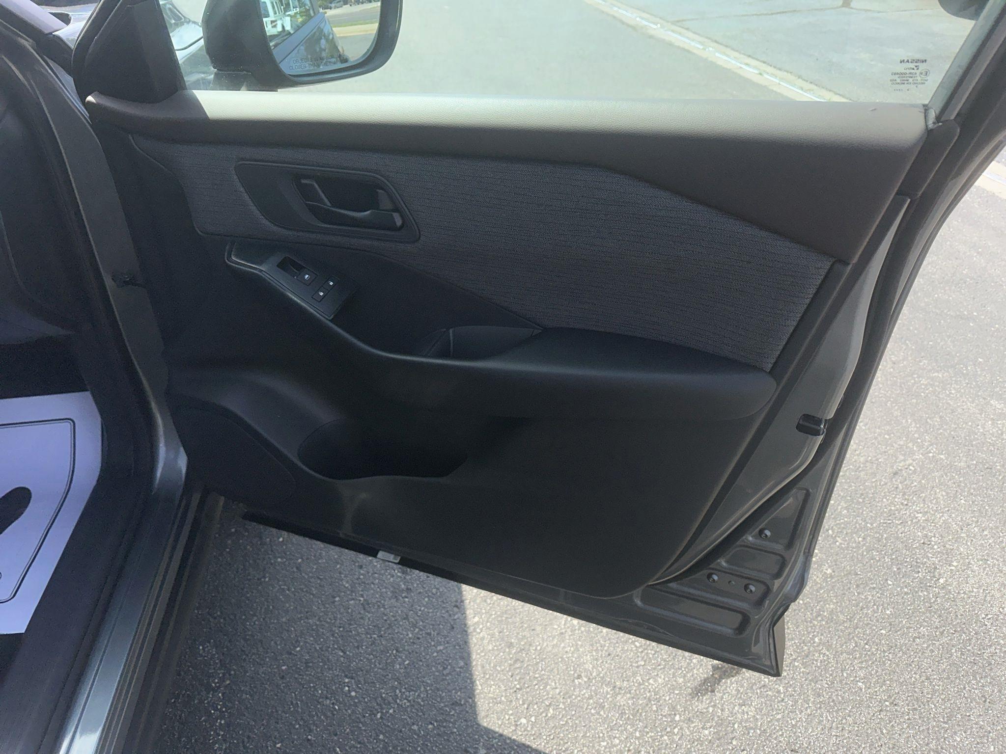 Nissan Rogue  2023