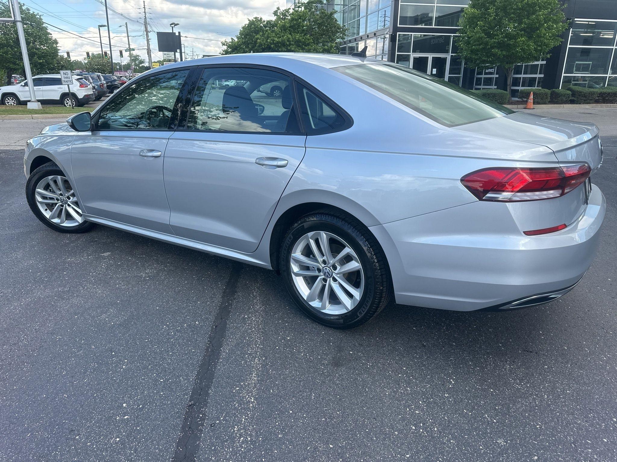 2020 Volkswagen Passat 2.0T S Auto's photo