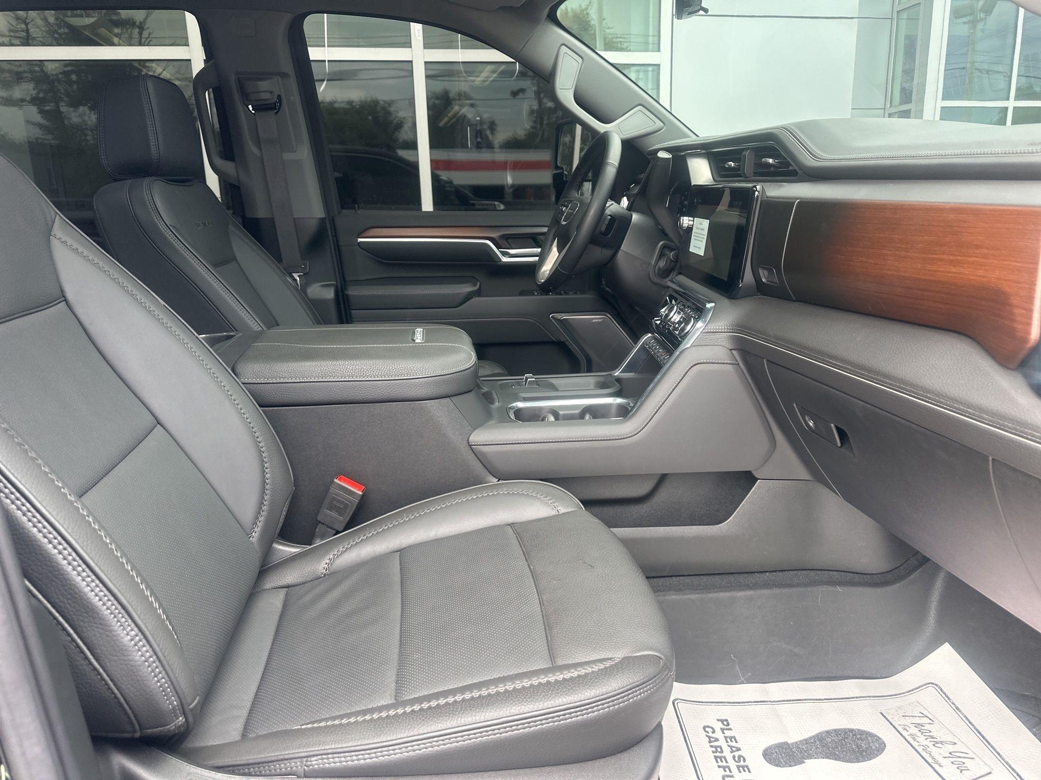 GMC Sierra 3500HD  2025