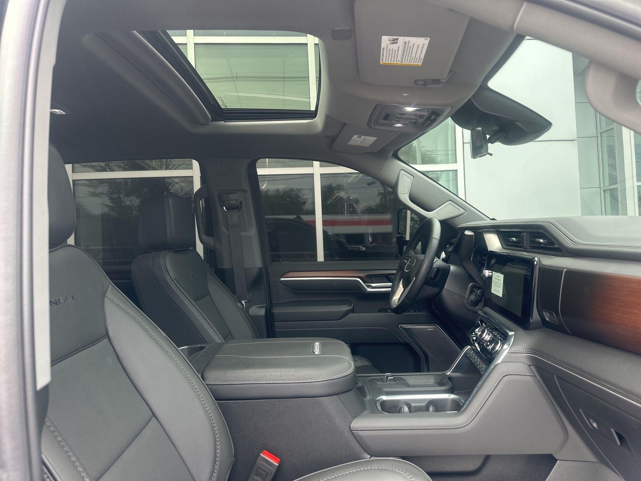 GMC Sierra 3500HD  2025