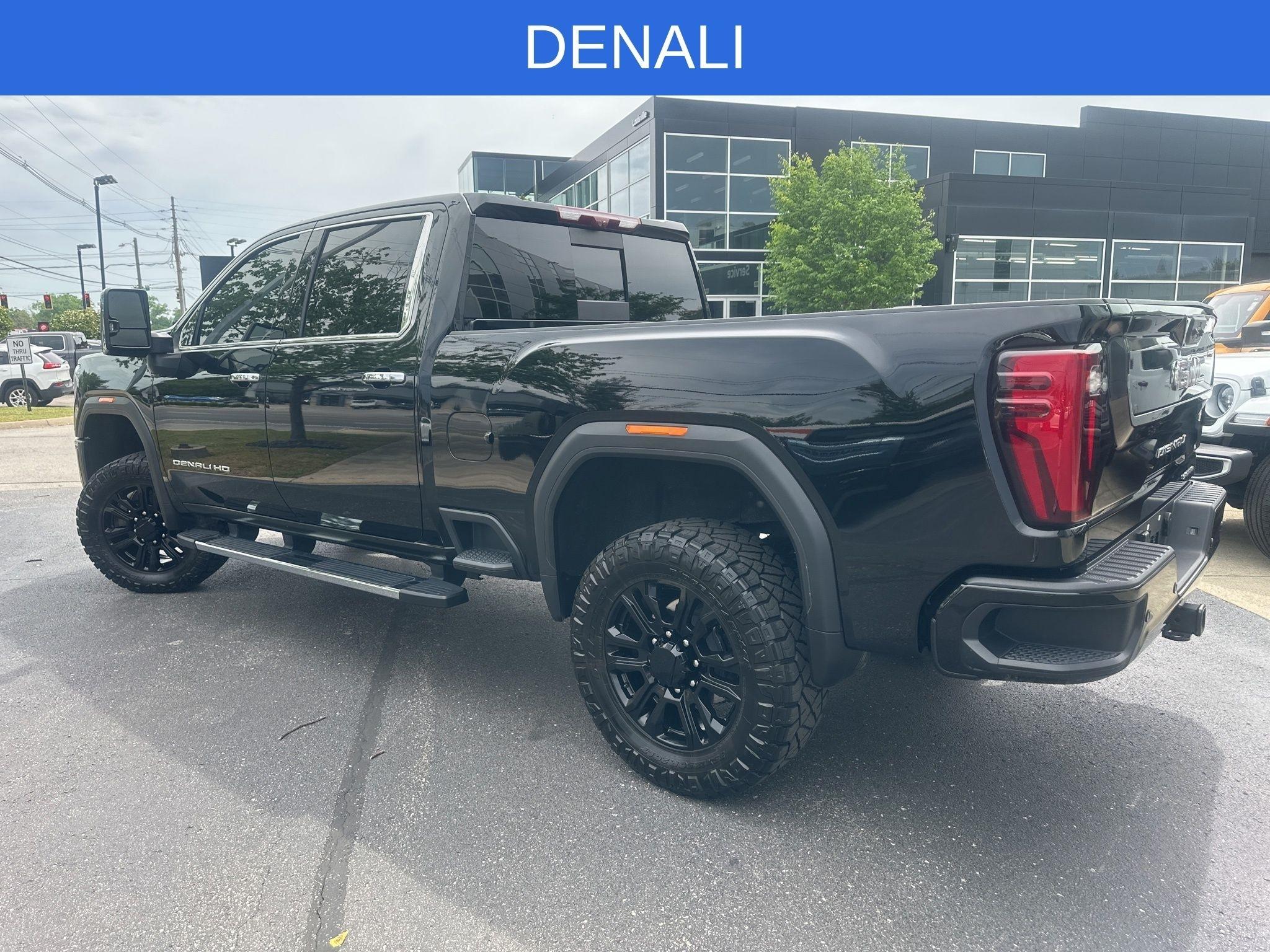 2025 GMC Sierra 4WD Crew Cab Standard Box Denali's photo