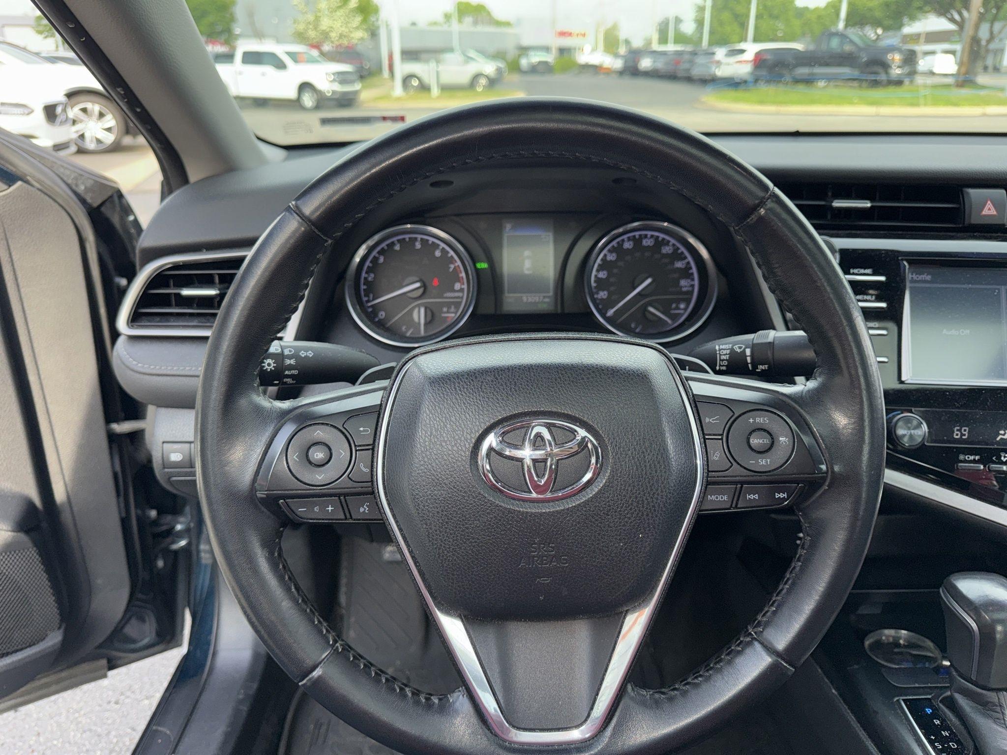 Toyota Camry  2019