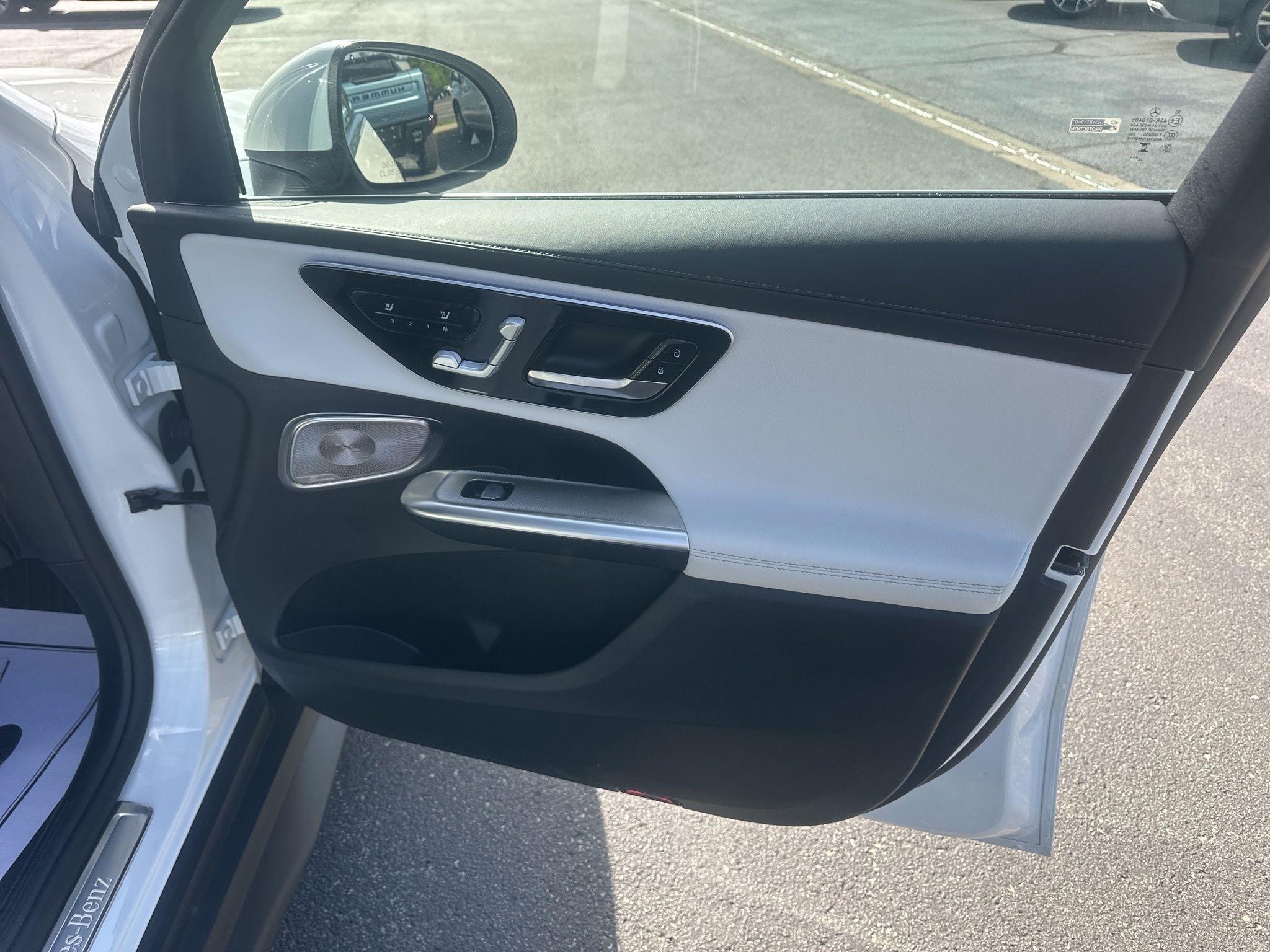 Mercedes-Benz GLC  2025