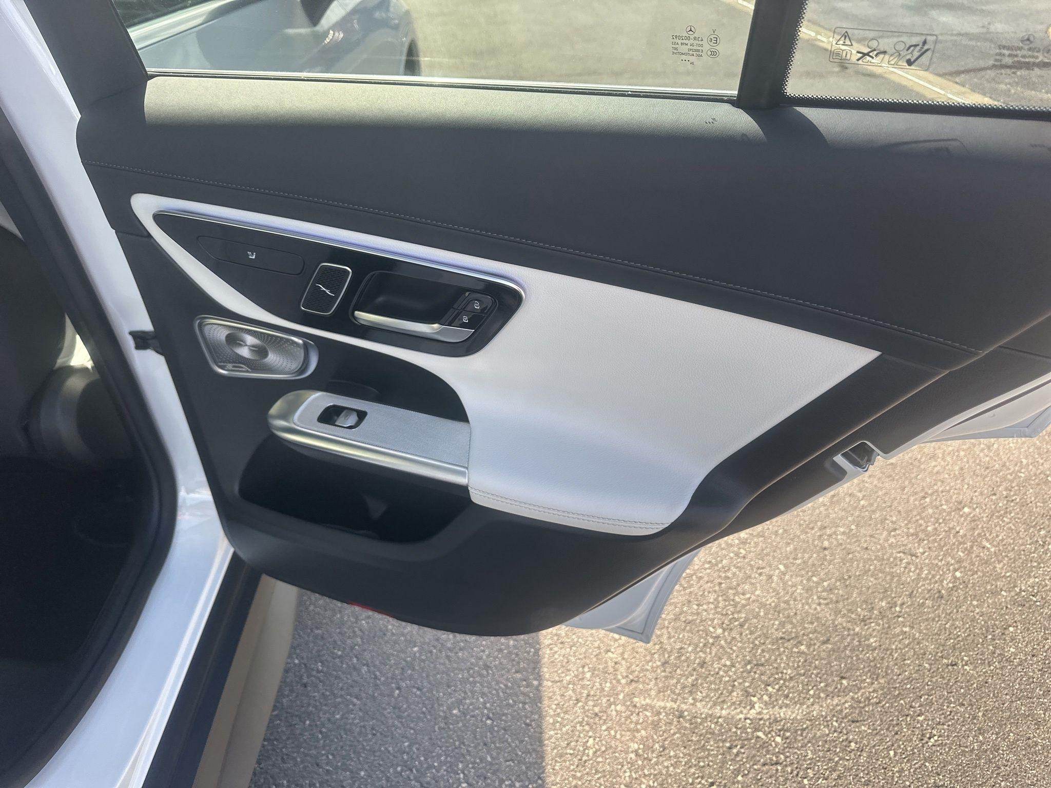 Mercedes-Benz GLC  2025