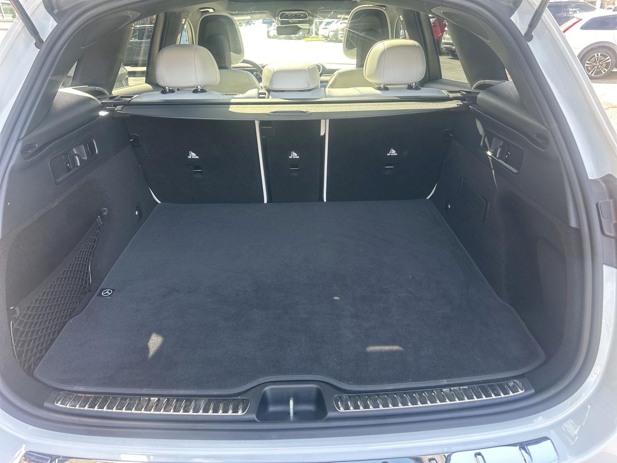 Mercedes-Benz GLC  2025
