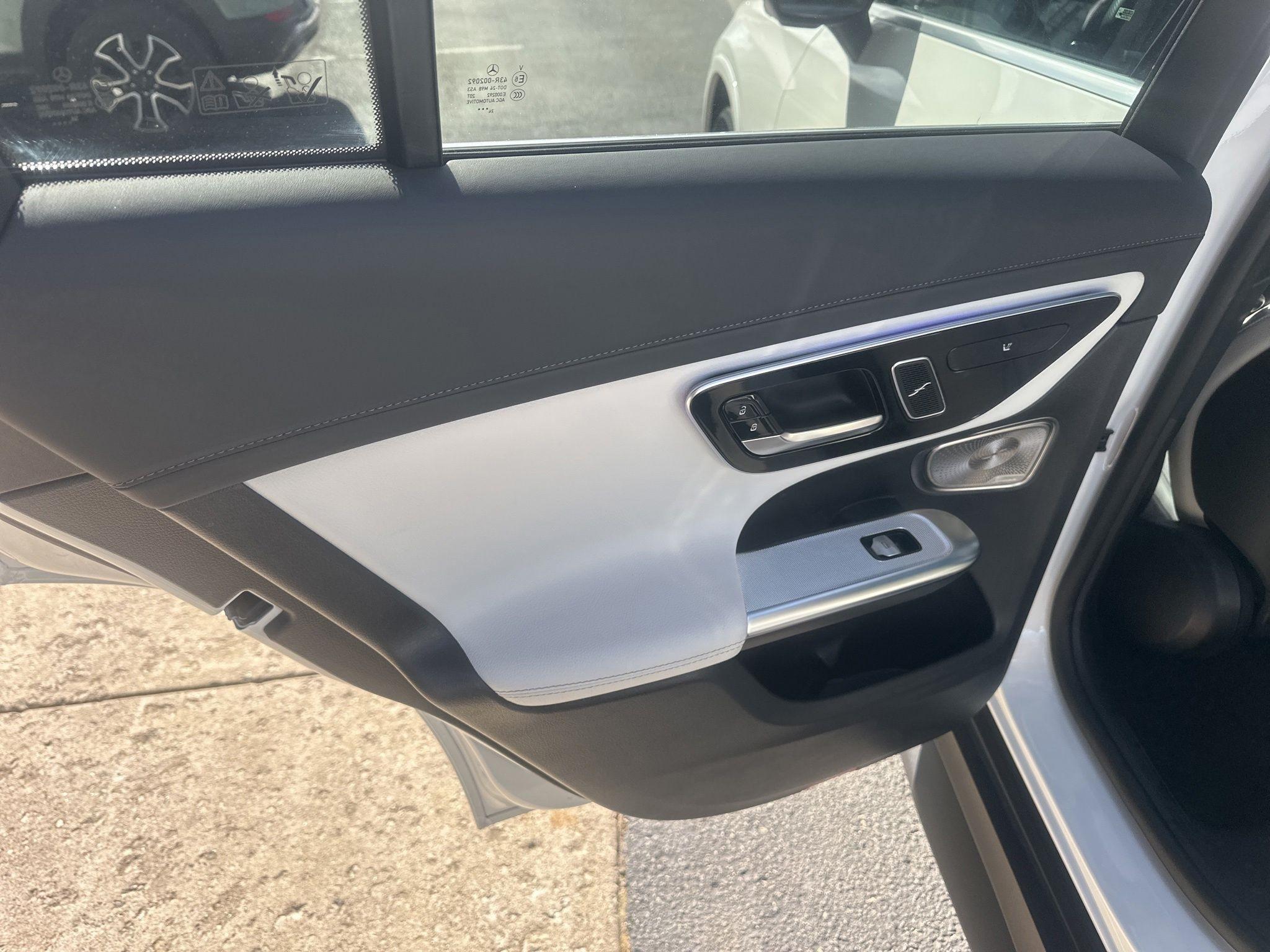 Mercedes-Benz GLC  2025