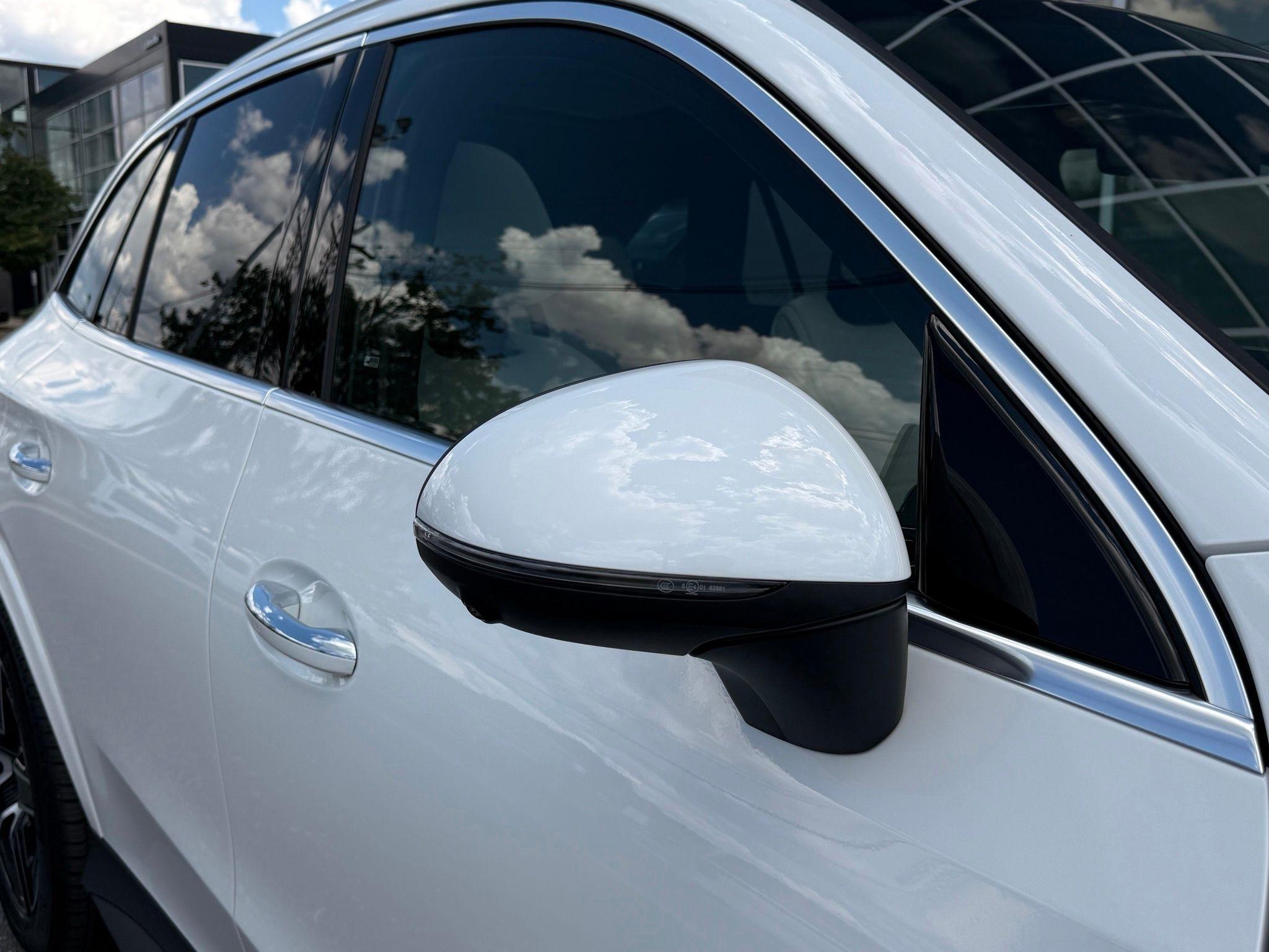 Mercedes-Benz GLC  2025
