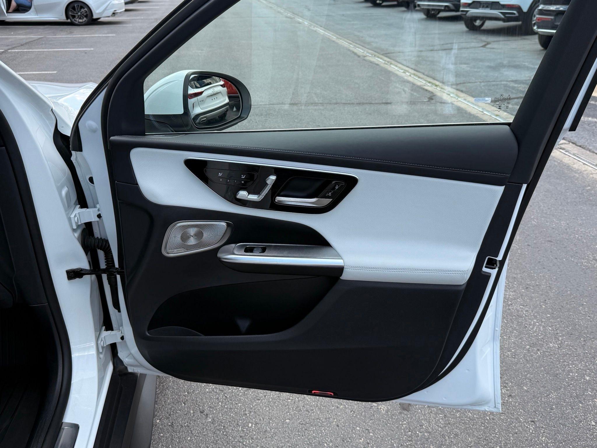 Mercedes-Benz GLC  2025