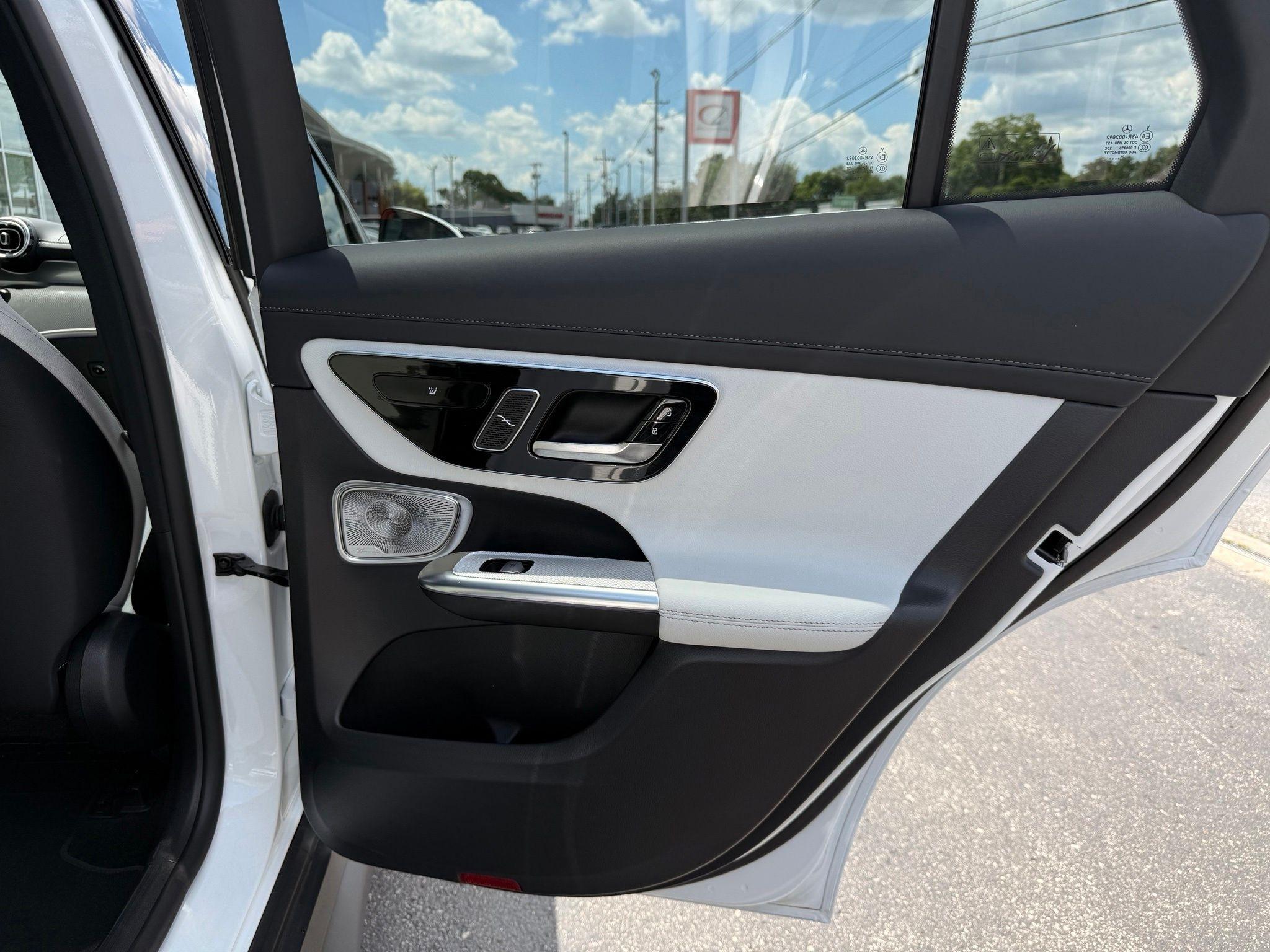 Mercedes-Benz GLC  2025