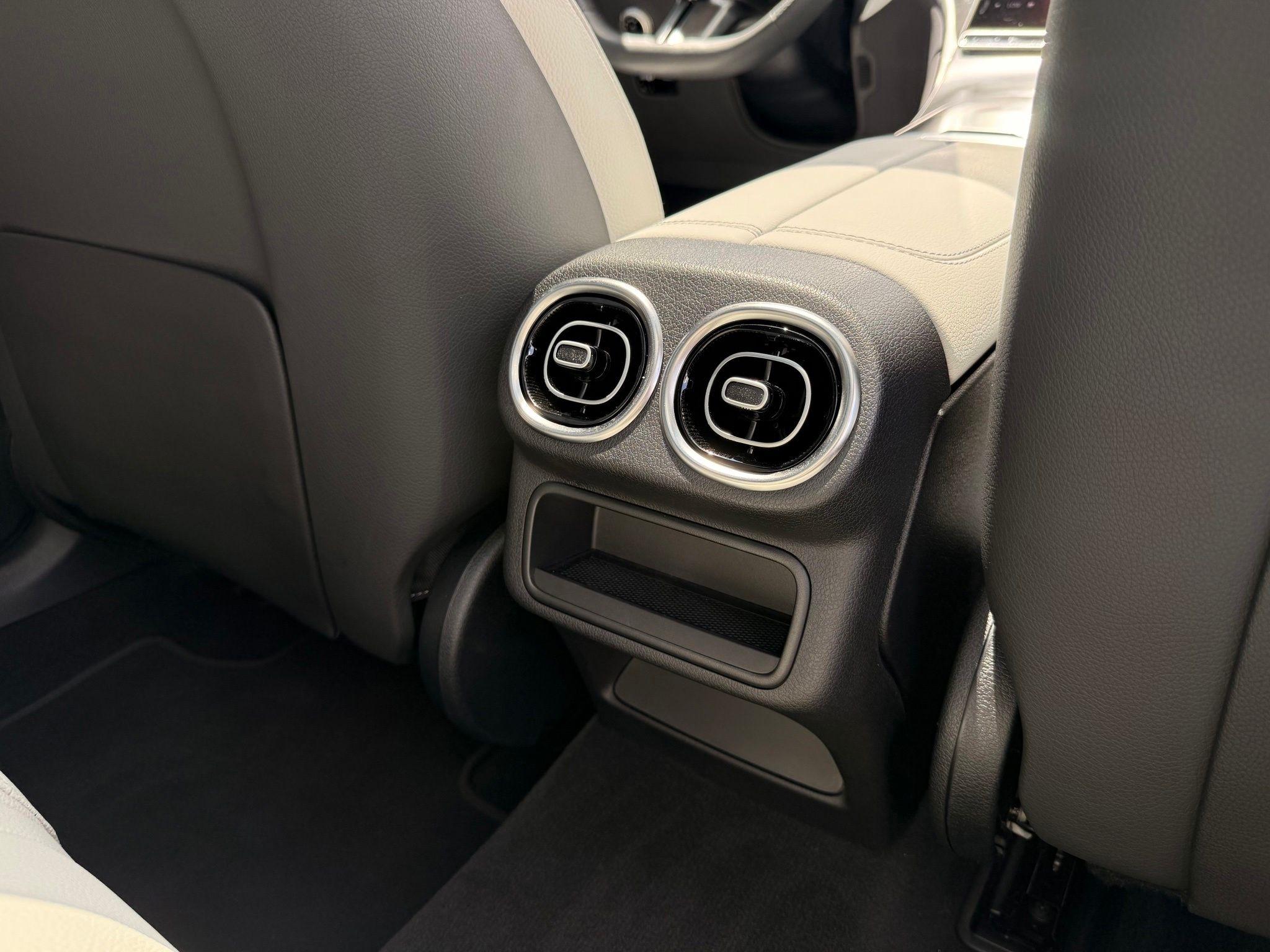 Mercedes-Benz GLC  2025