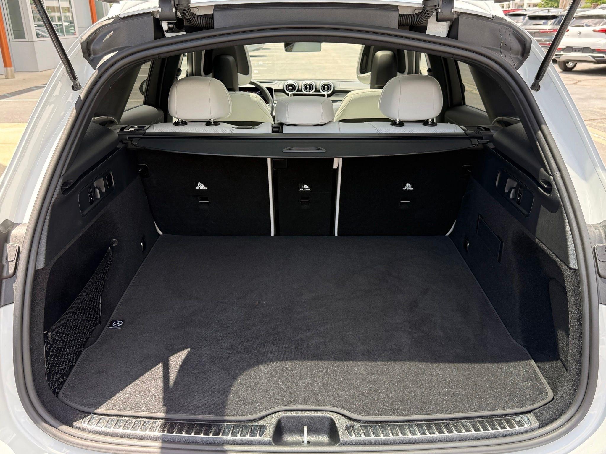 Mercedes-Benz GLC  2025