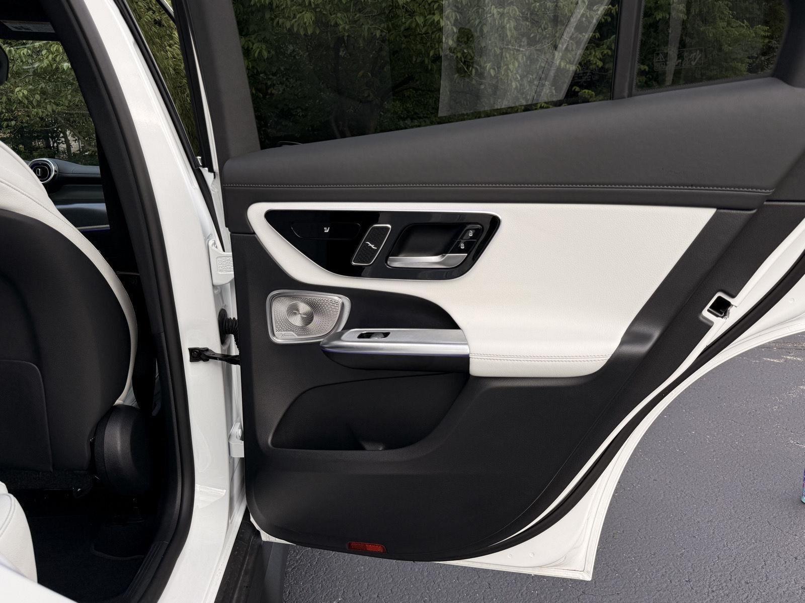 Mercedes-Benz GLC  2025