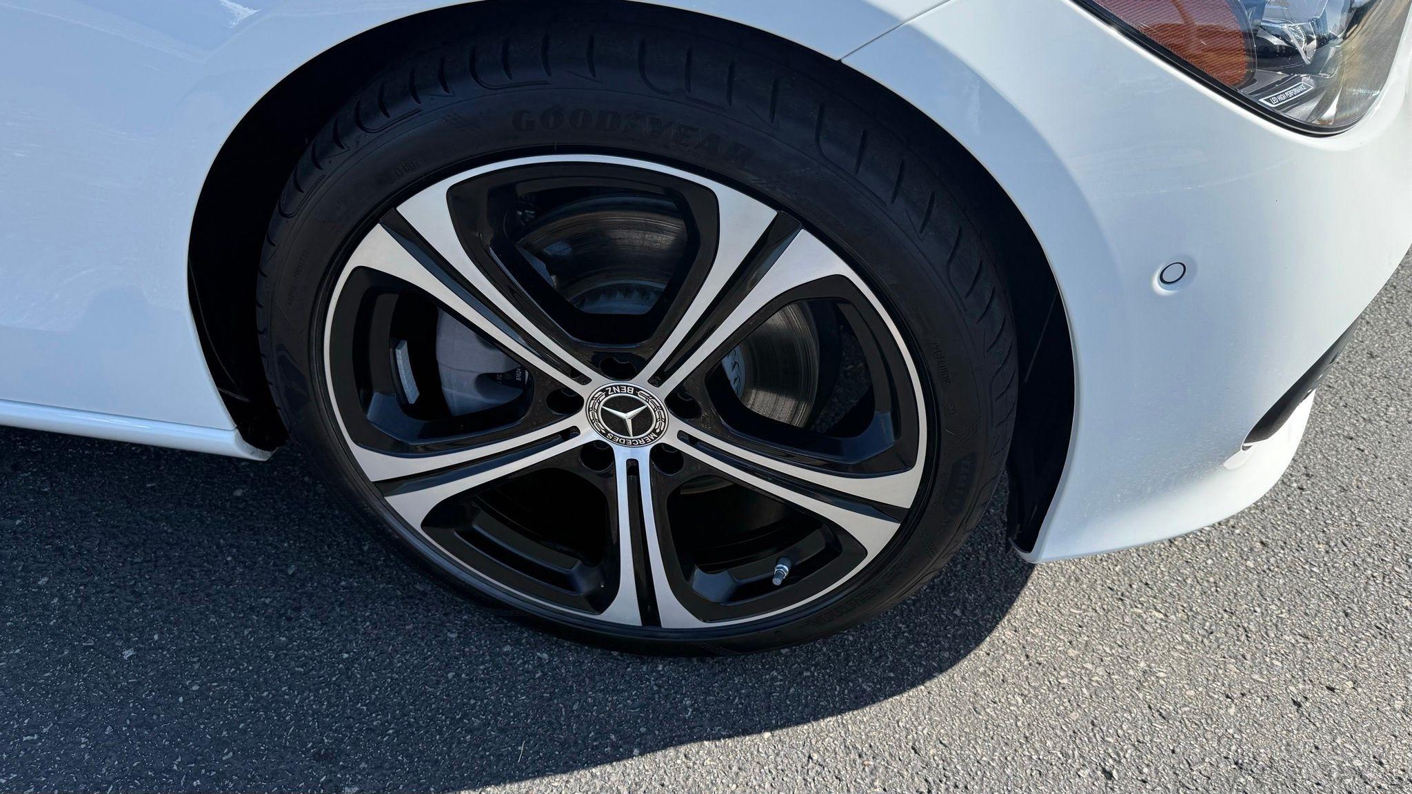 Mercedes-Benz C-Class  2025