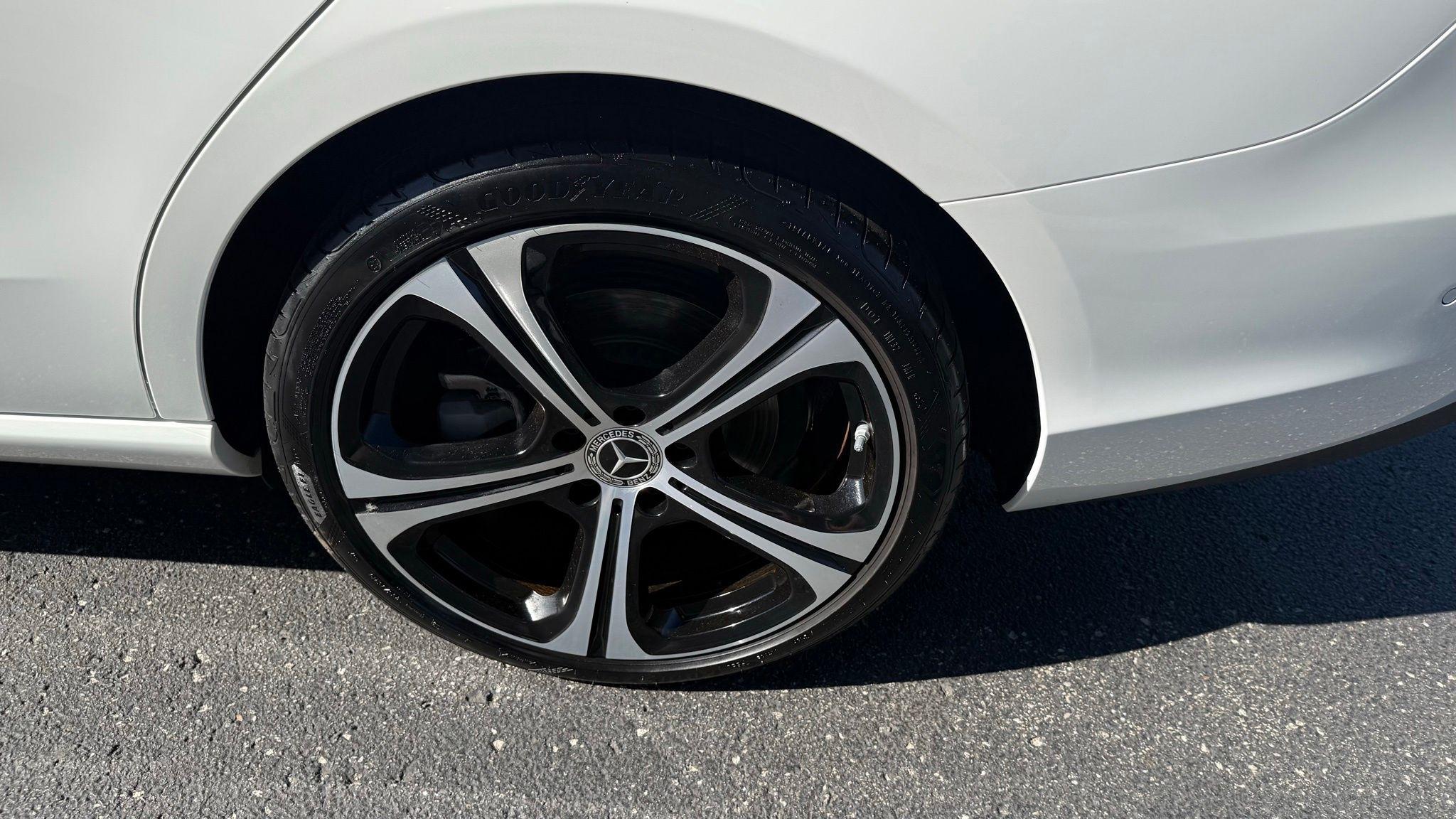 Mercedes-Benz C-Class  2025