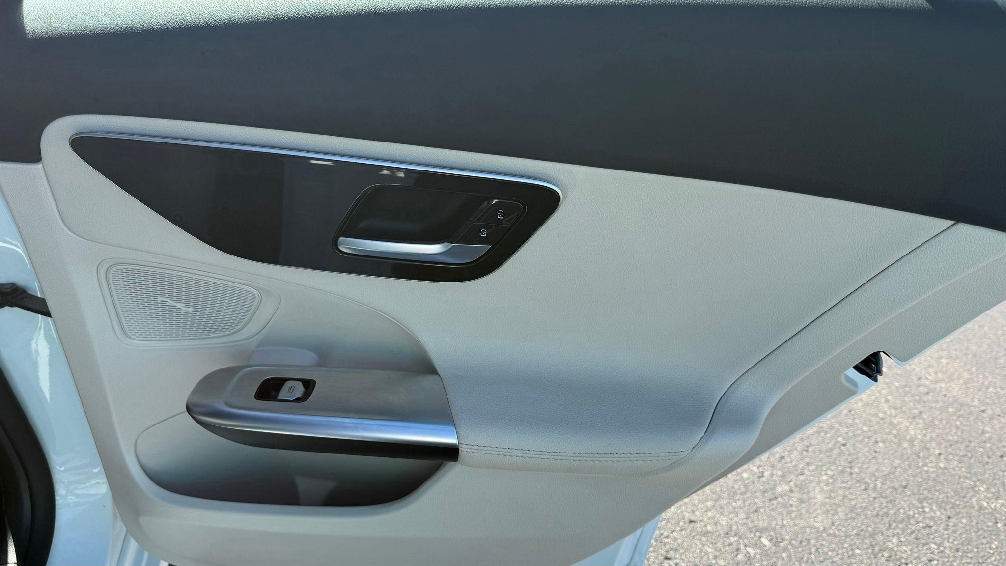 Mercedes-Benz C-Class  2025