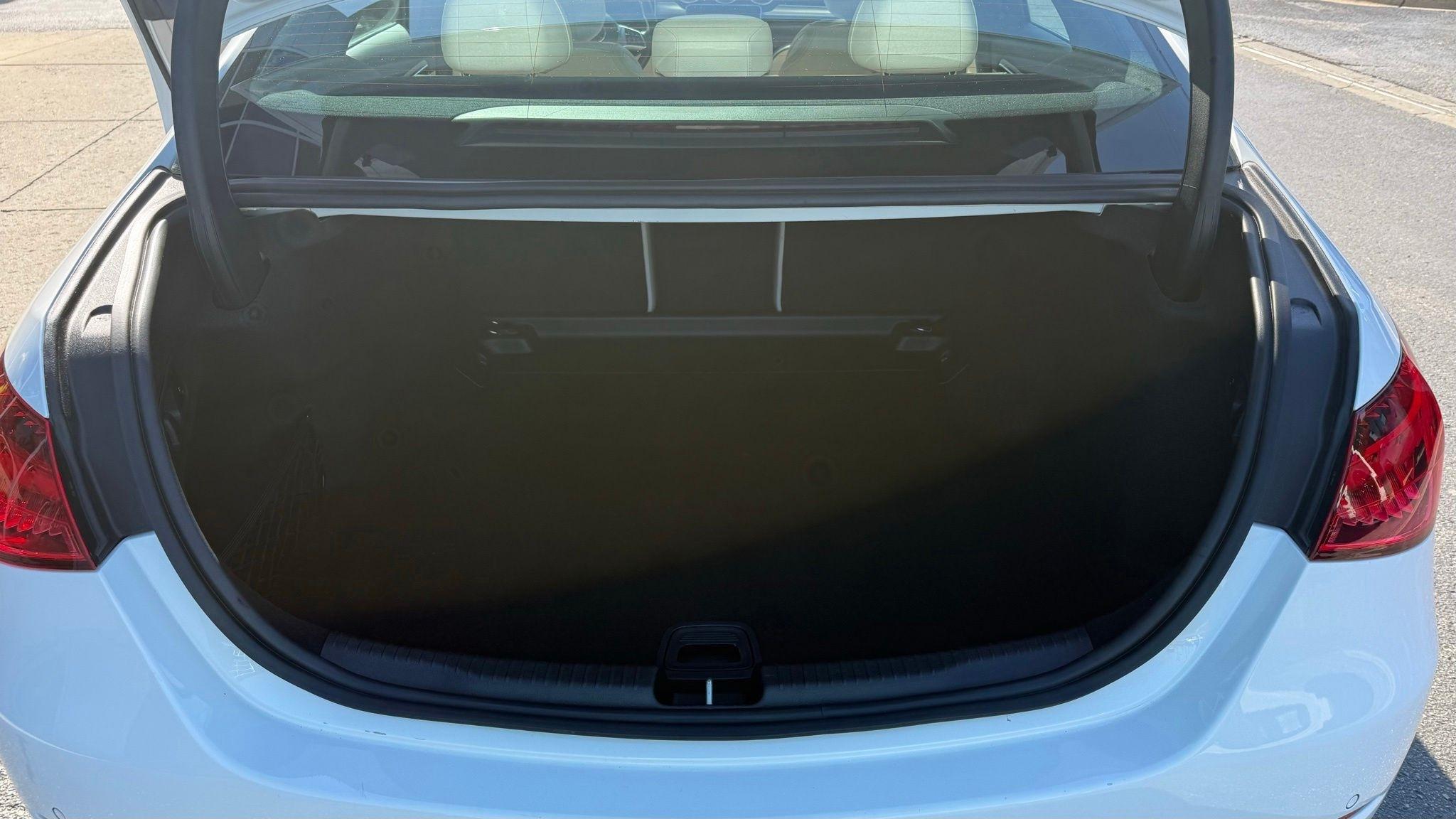 Mercedes-Benz C-Class  2025