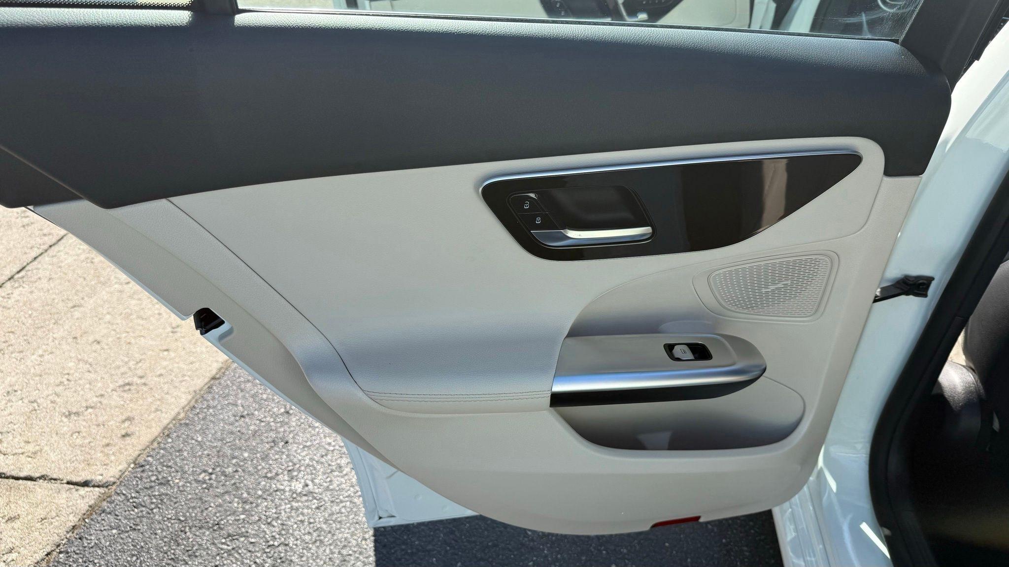 Mercedes-Benz C-Class  2025