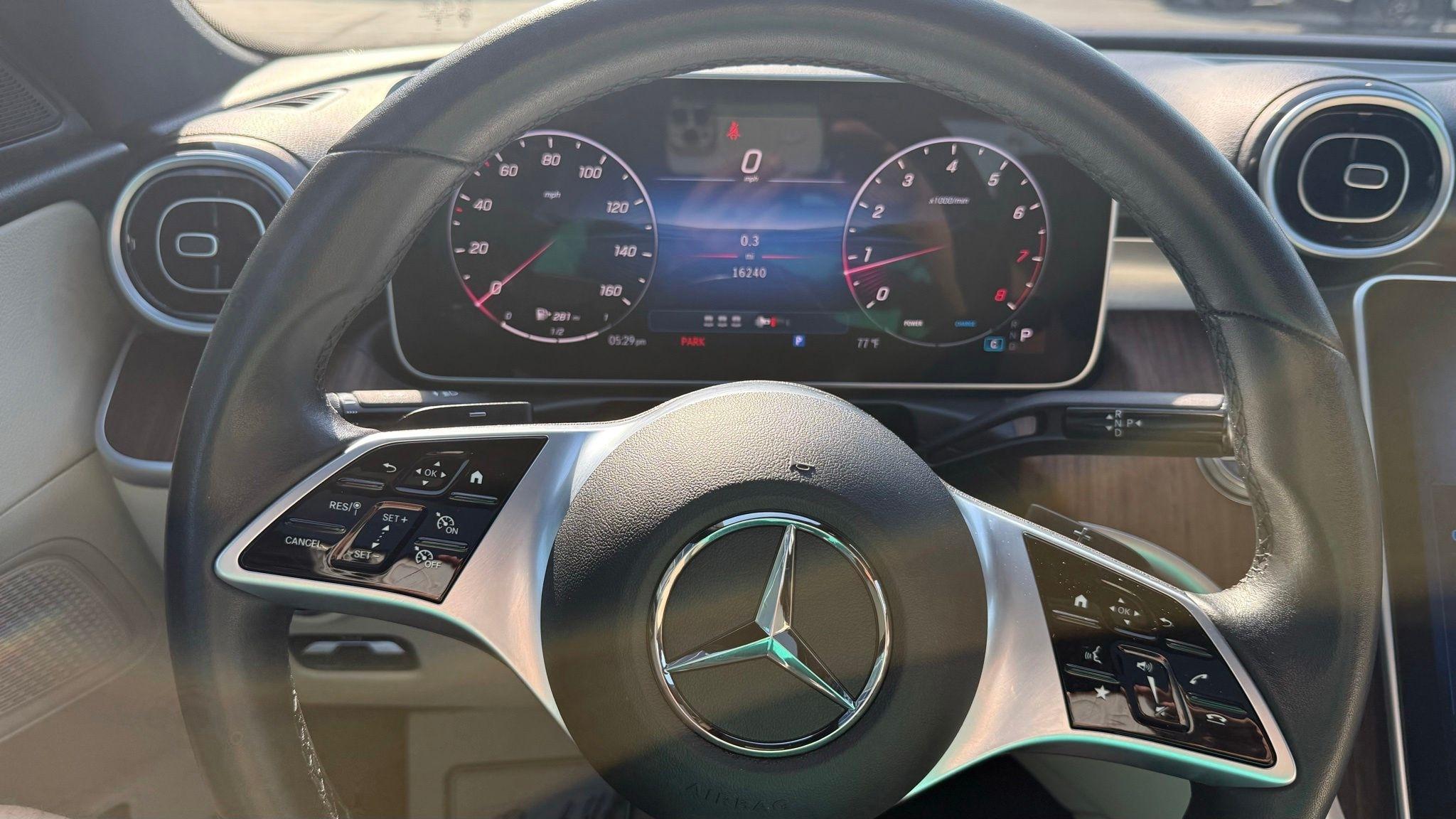 Mercedes-Benz C-Class  2025
