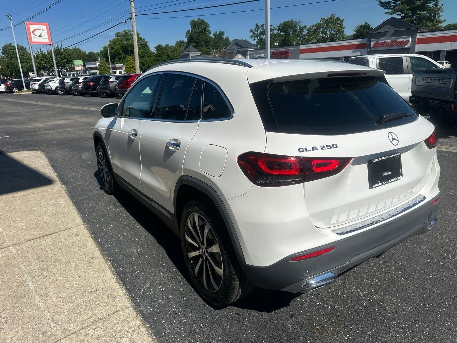Mercedes-Benz GLA-Class  2023