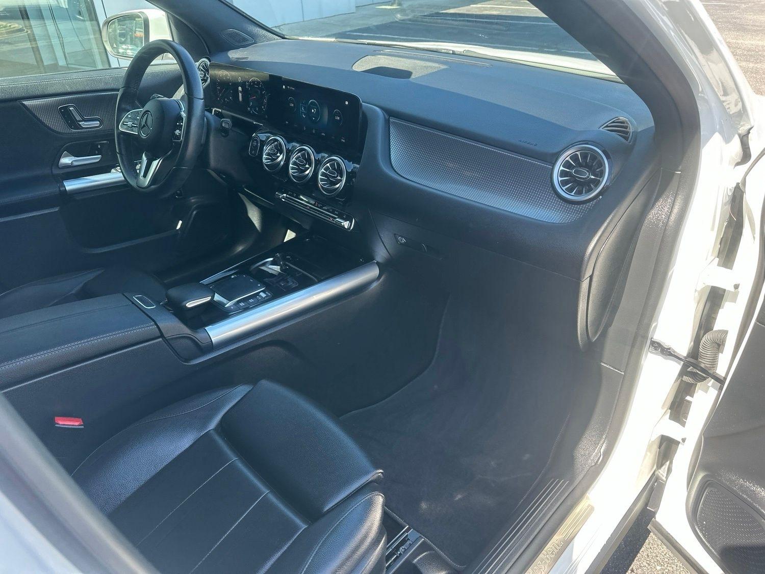 Mercedes-Benz GLA-Class  2023