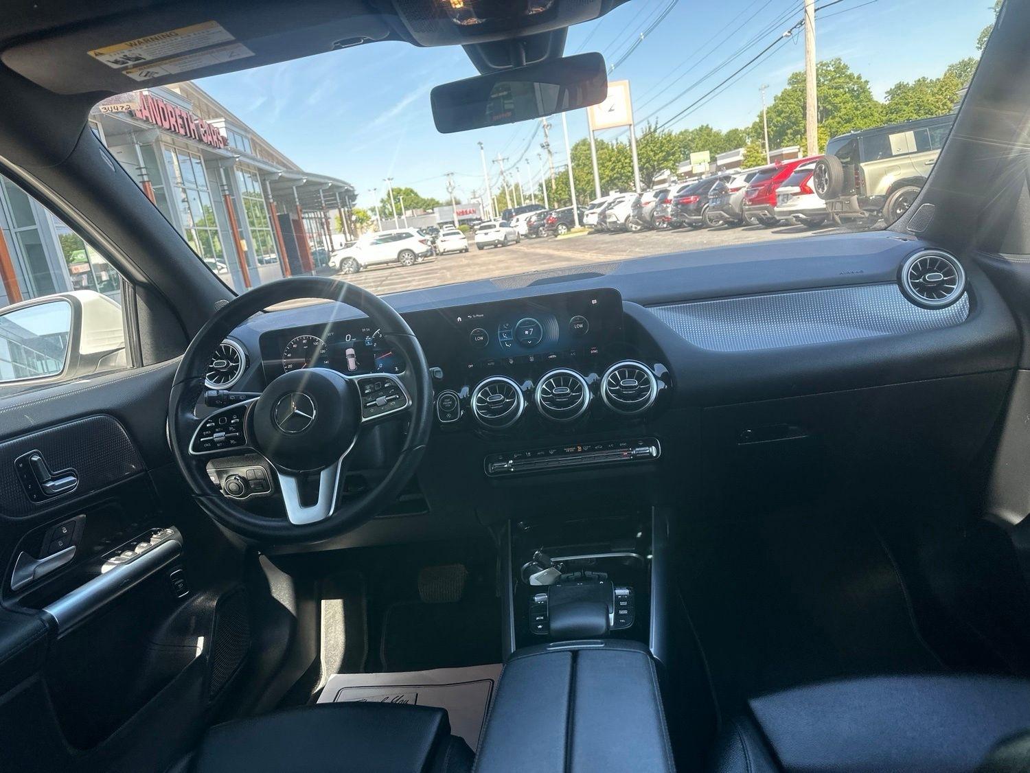 Mercedes-Benz GLA-Class  2023