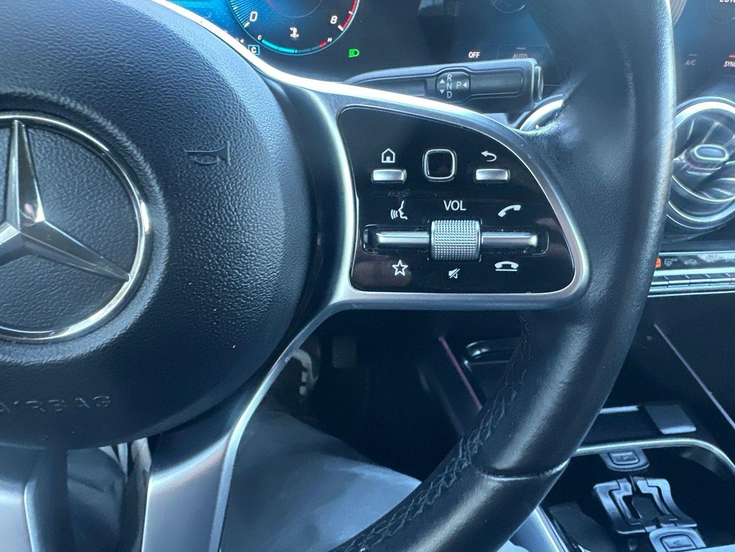 Mercedes-Benz GLA-Class  2023