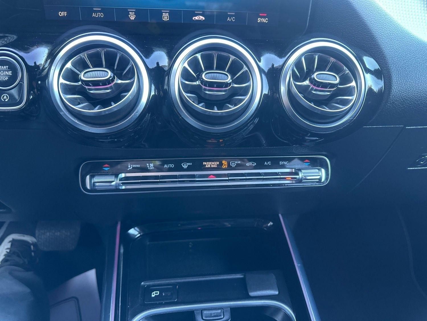Mercedes-Benz GLA-Class  2023