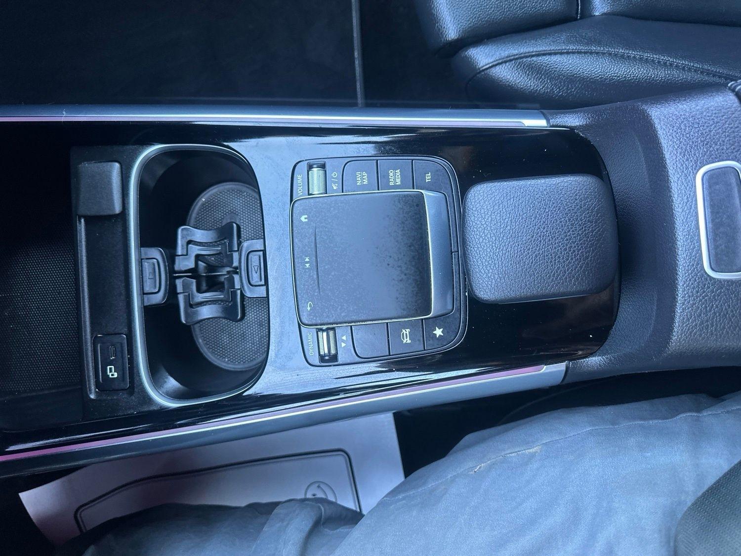 Mercedes-Benz GLA-Class  2023