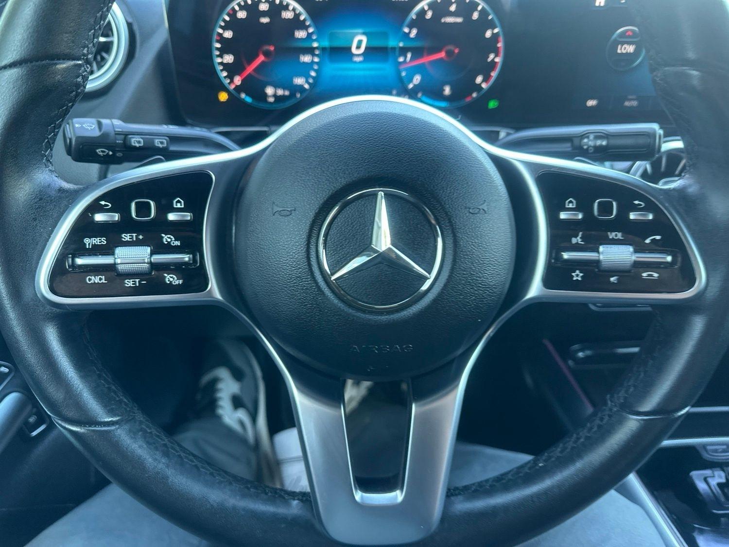 Mercedes-Benz GLA-Class  2023