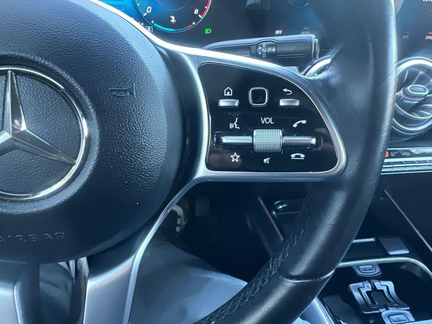 Mercedes-Benz GLA-Class  2023
